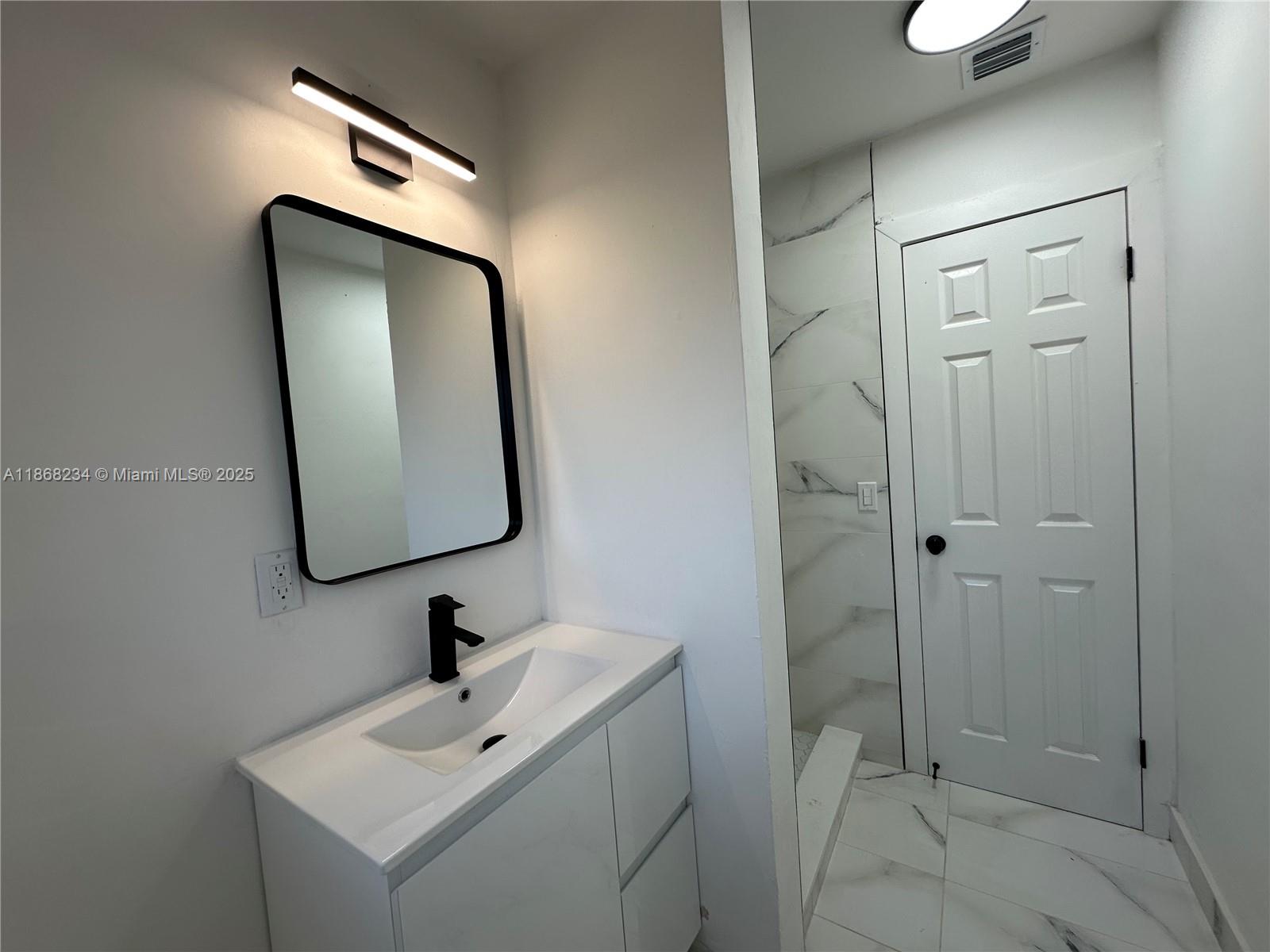 CRAVERO CLOVERLEAF ESTATE - Residential