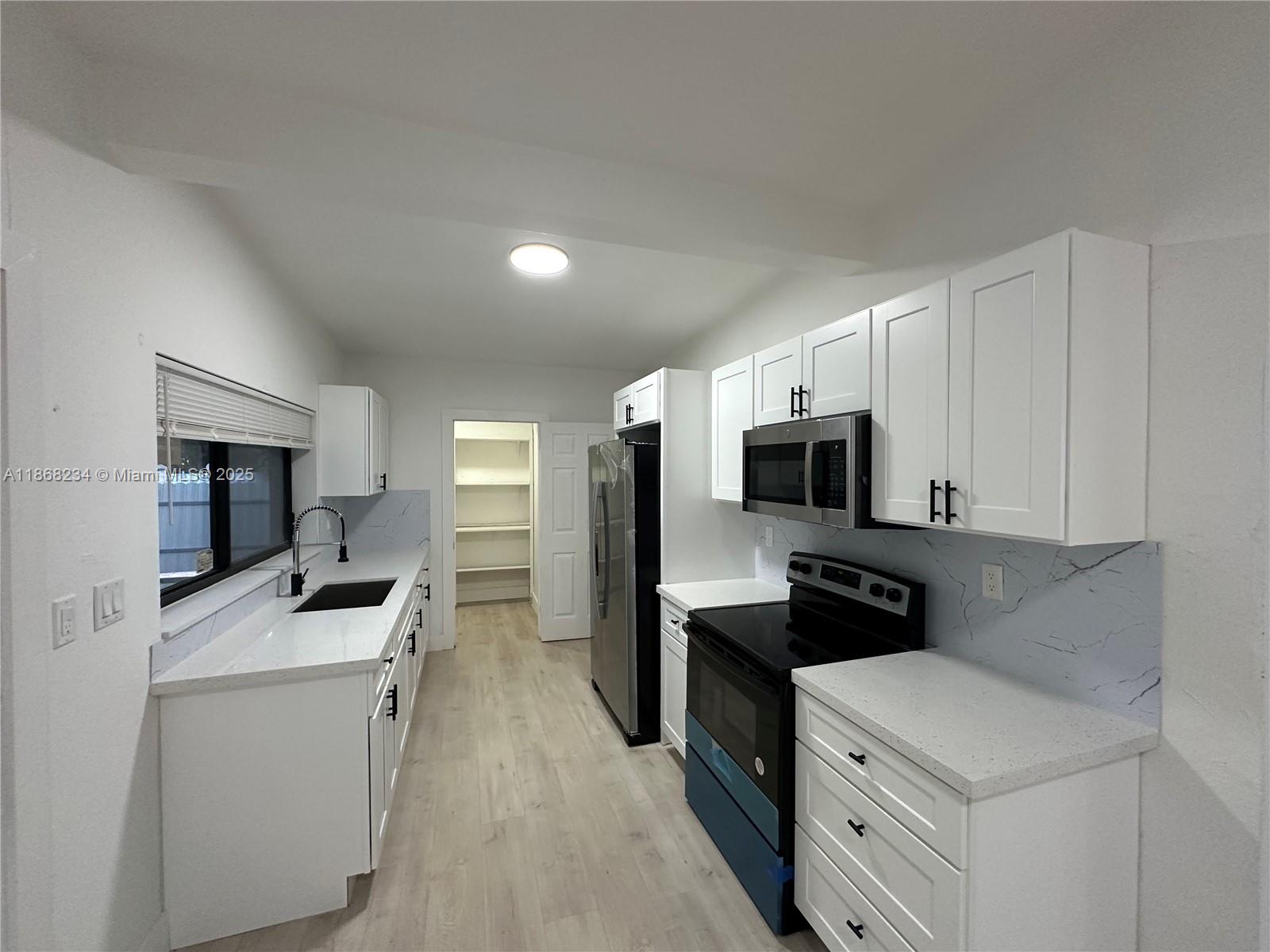 CRAVERO CLOVERLEAF ESTATE - Residential