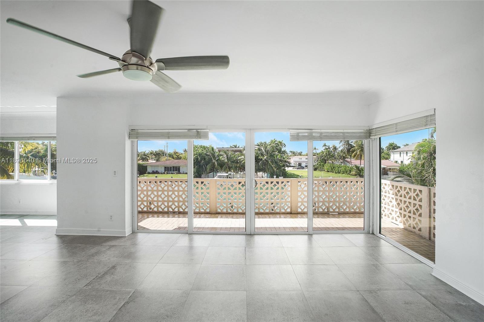 KNOLLWOOD CONDO - Residential