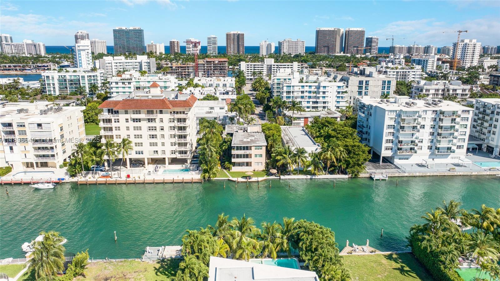 KNOLLWOOD CONDO - Residential