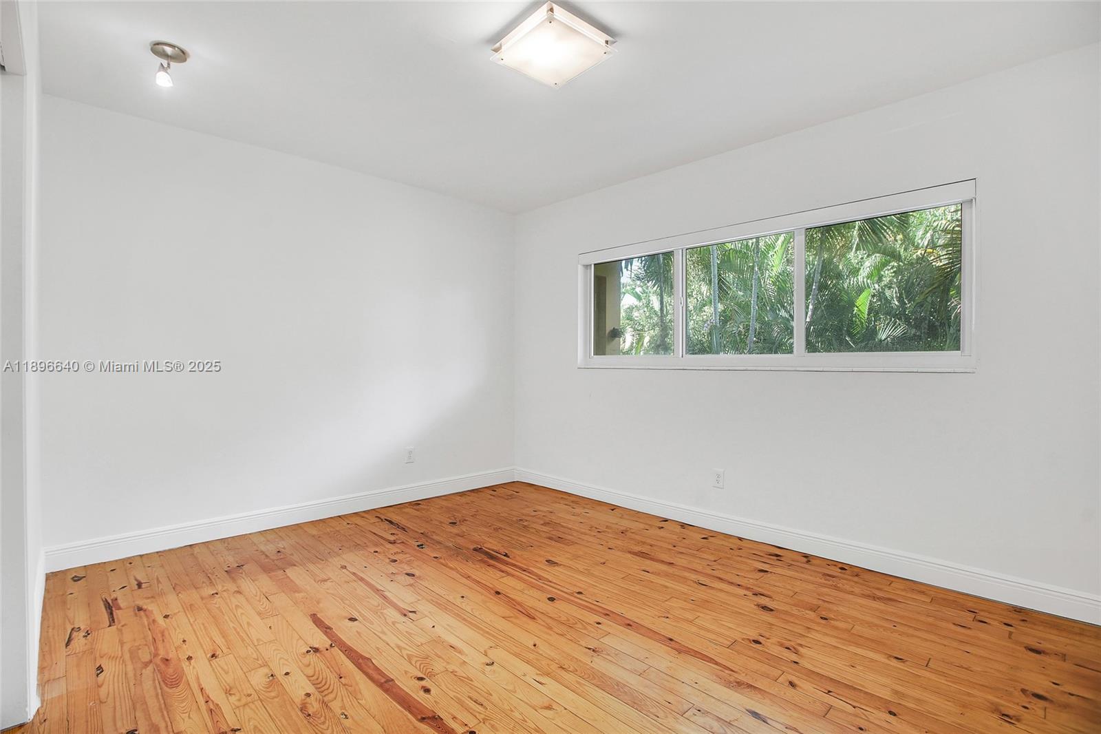 KNOLLWOOD CONDO - Residential