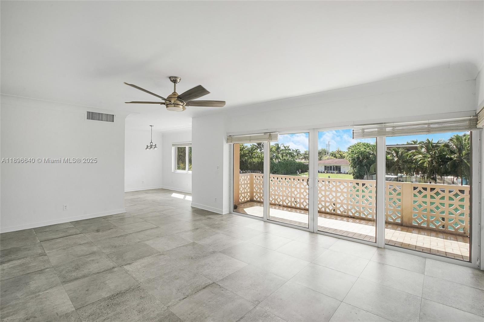 KNOLLWOOD CONDO - Residential