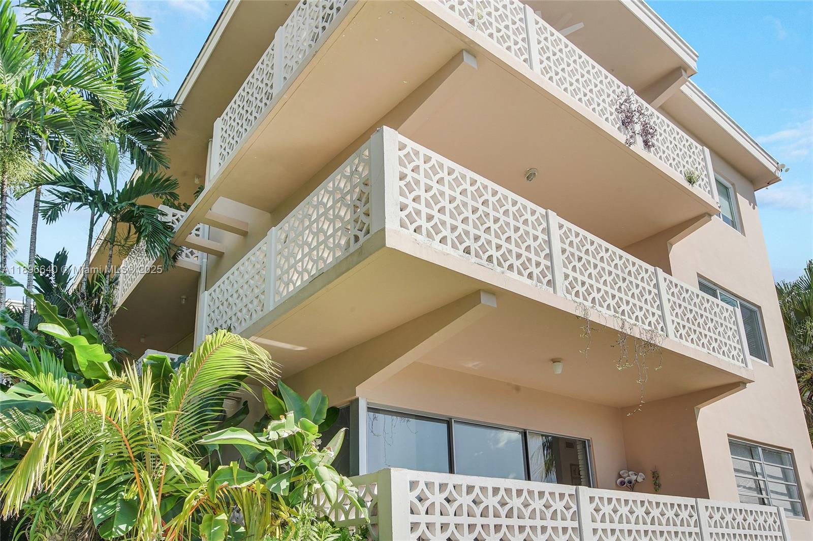 KNOLLWOOD CONDO - Residential