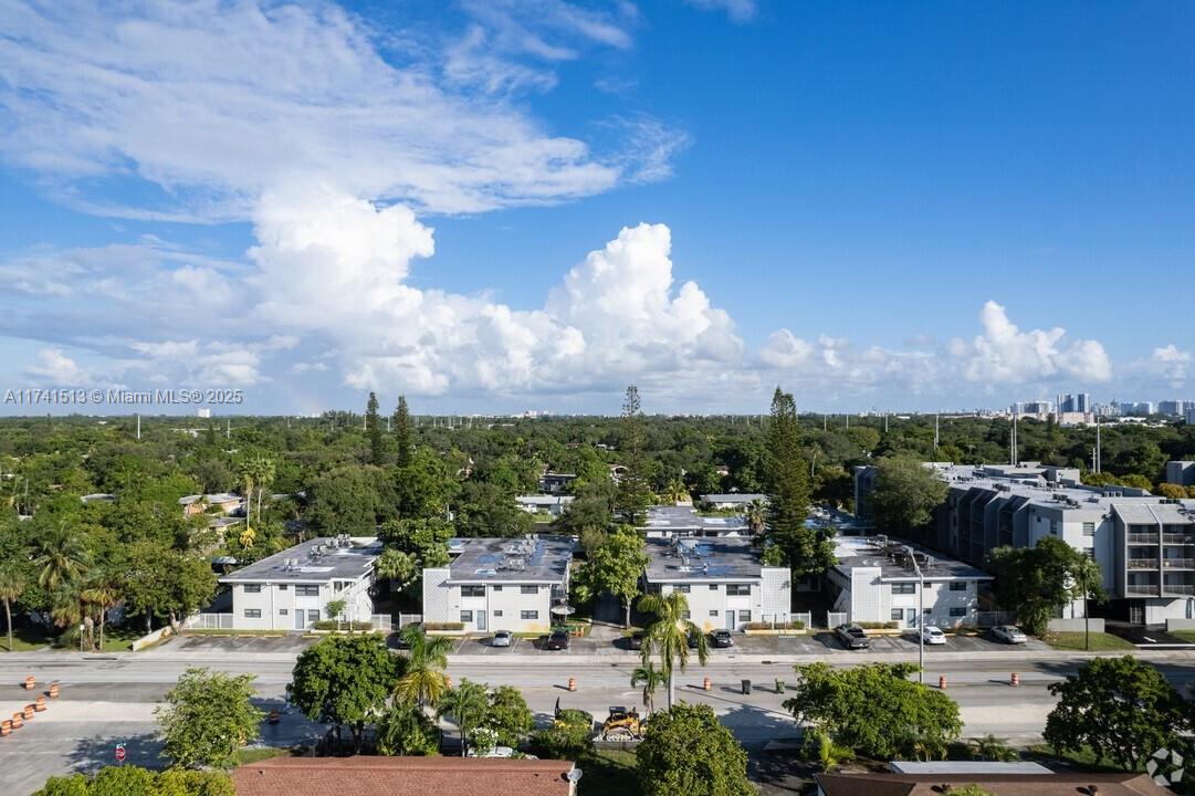 Rental Property at 1530 Ne 136th St 14, North Miami, Miami-Dade County, Florida - Bedrooms: 1 
Bathrooms: 1  - $1,595 MO.