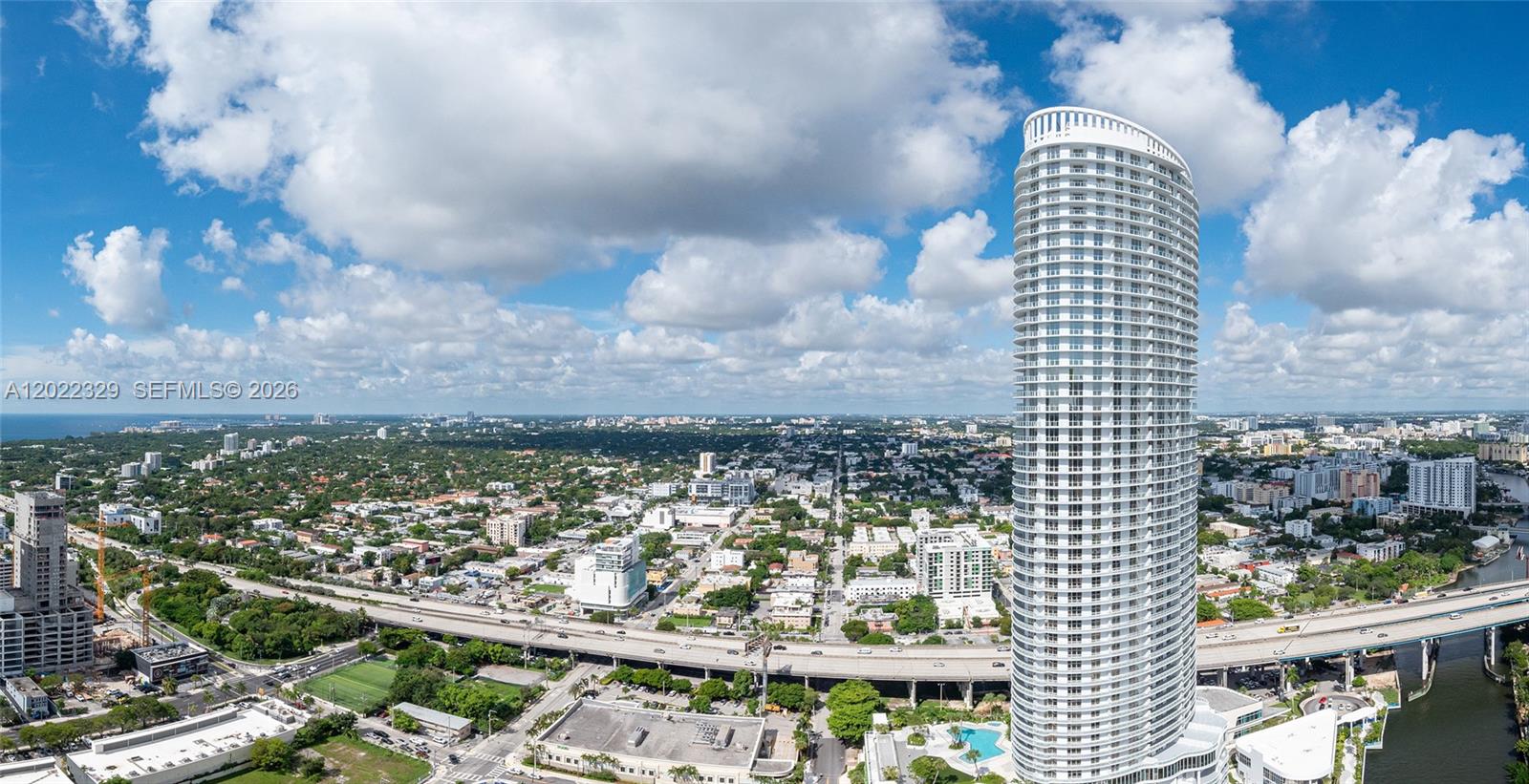 LATITUDE ON THE RIVER CON - Residential
