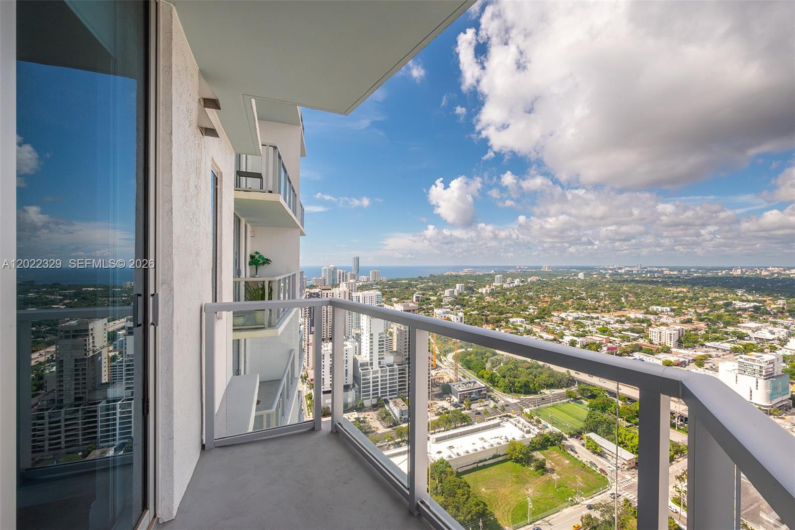 LATITUDE ON THE RIVER CON - Residential