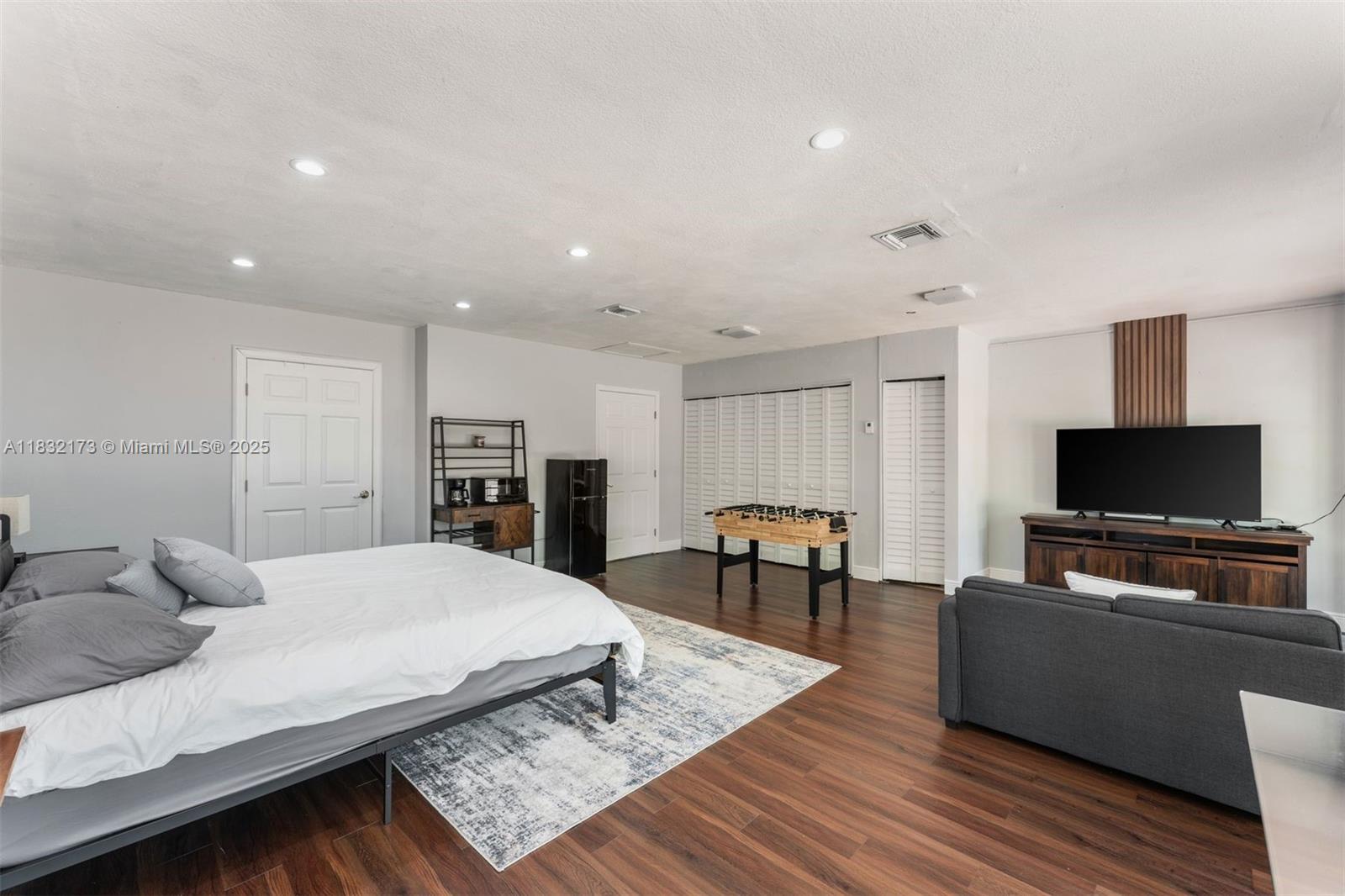 CORAL GABLES SEC C - Residential Lease