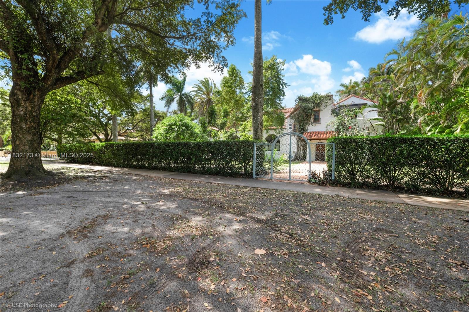 CORAL GABLES SEC C - Residential Lease