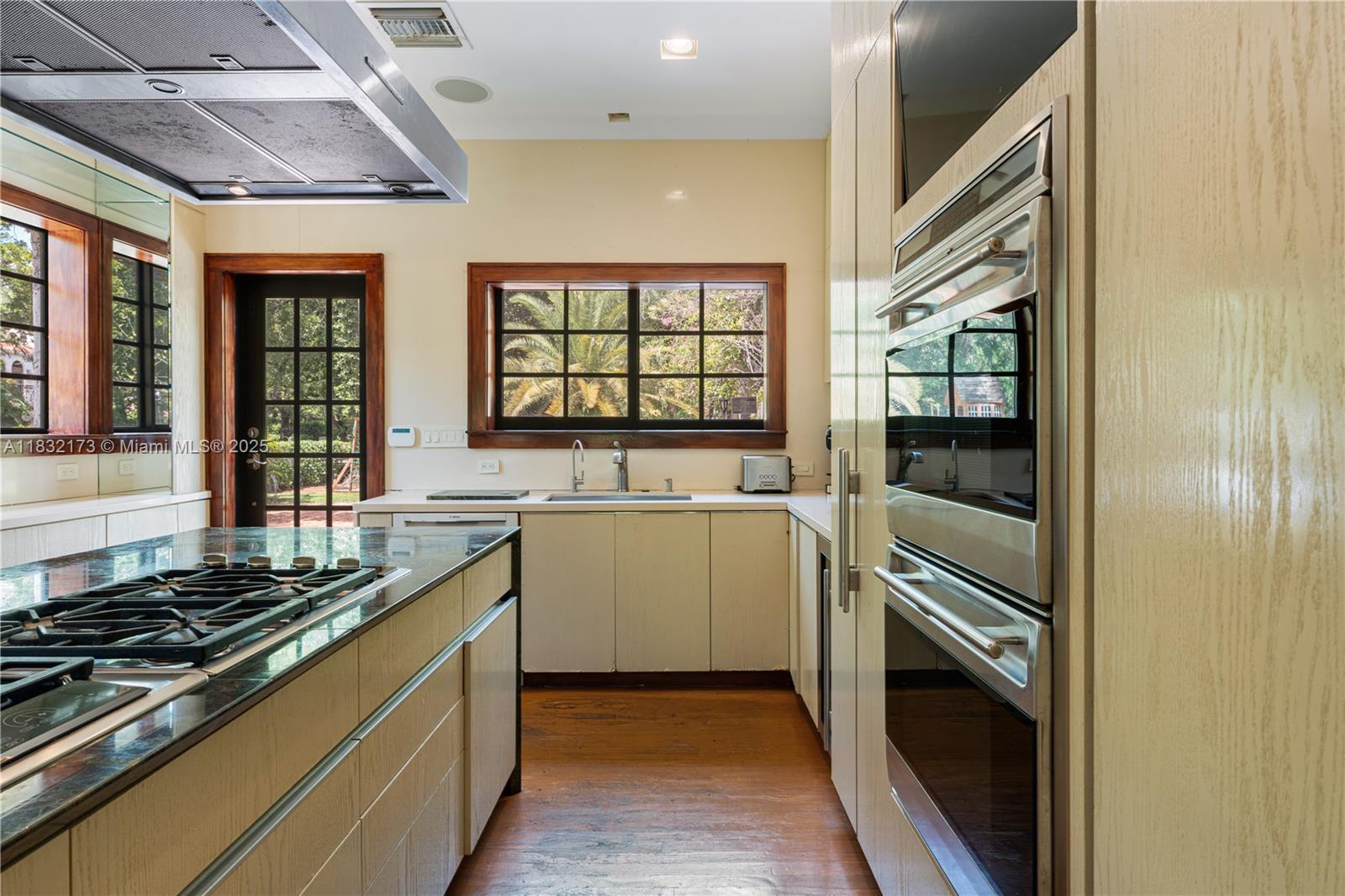 CORAL GABLES SEC C - Residential Lease