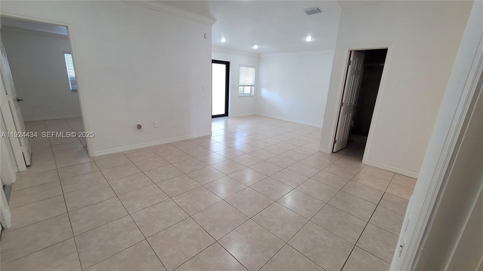 PRECIOUS HOMES AT LAKES B - Residential Lease