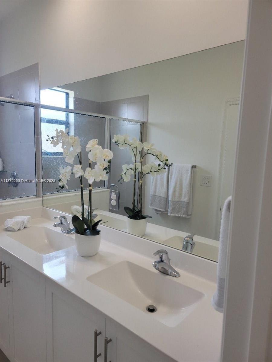 VIA VENTURA NEIGHBORHOOD - Residential Lease