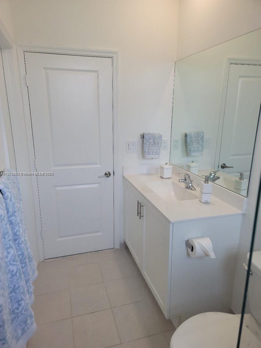 VIA VENTURA NEIGHBORHOOD - Residential Lease