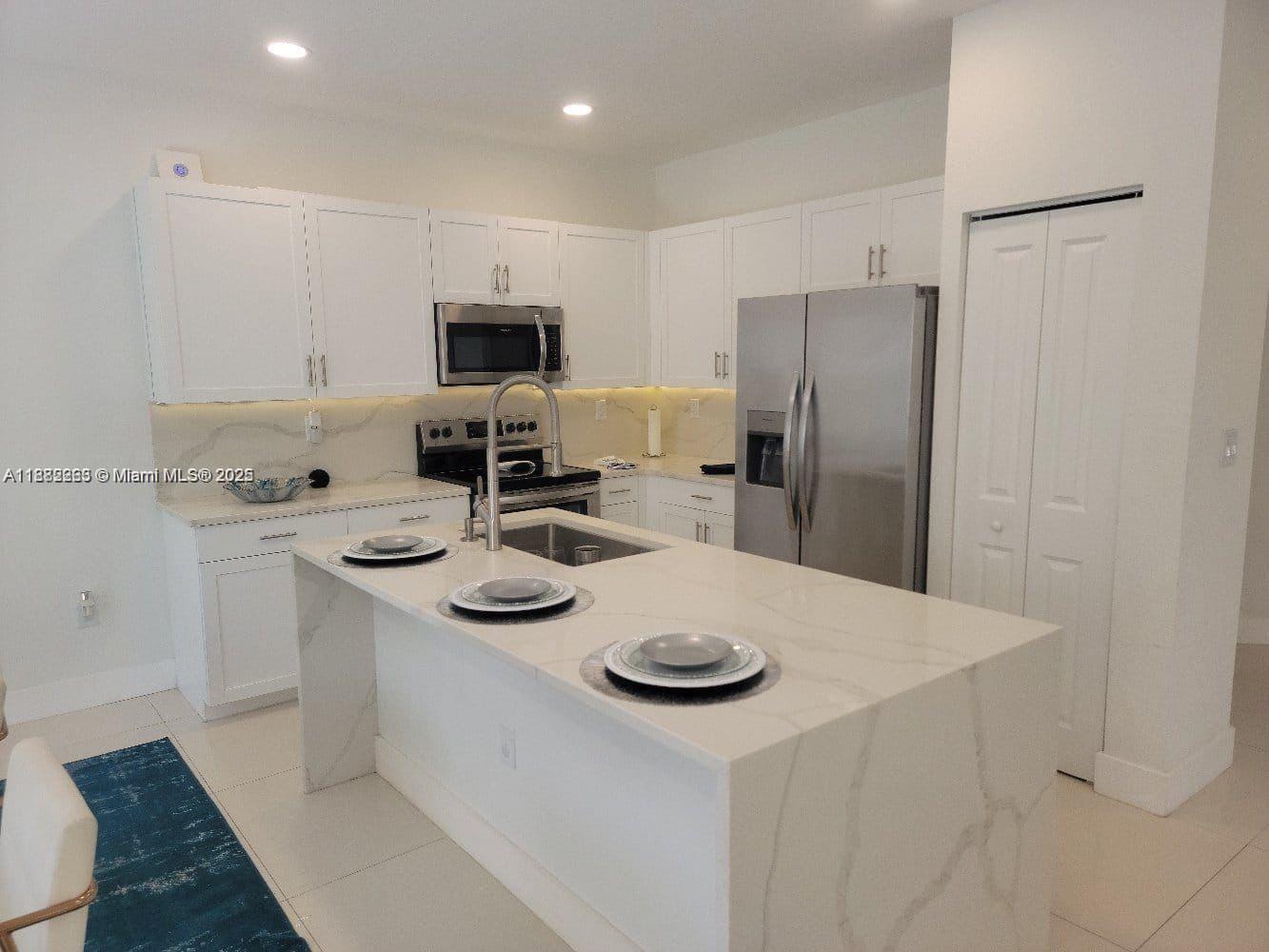 VIA VENTURA NEIGHBORHOOD - Residential Lease