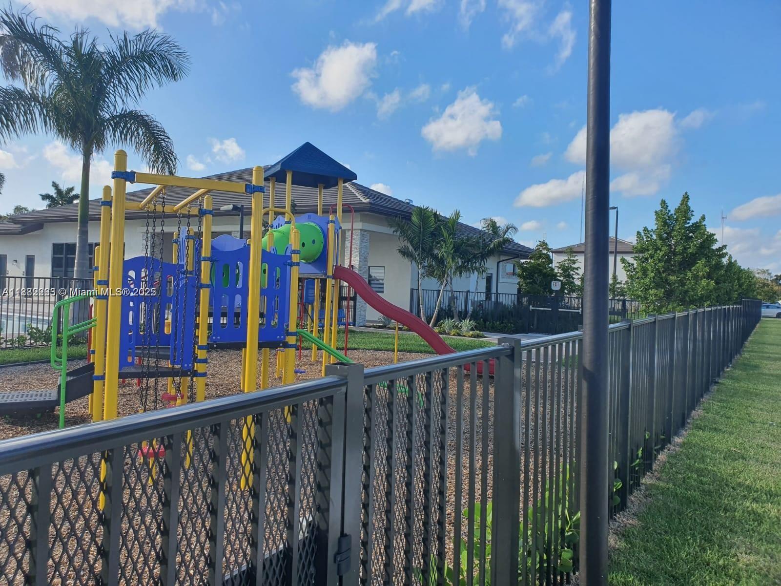 VIA VENTURA NEIGHBORHOOD - Residential Lease