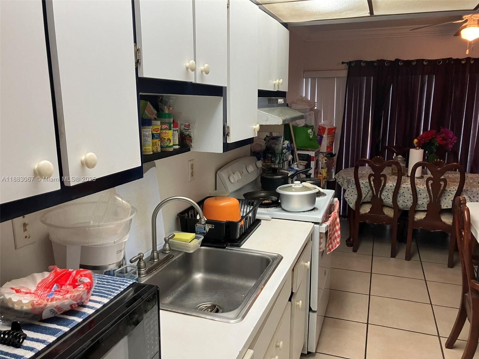 SOUTH WINDS CONDO - Residential