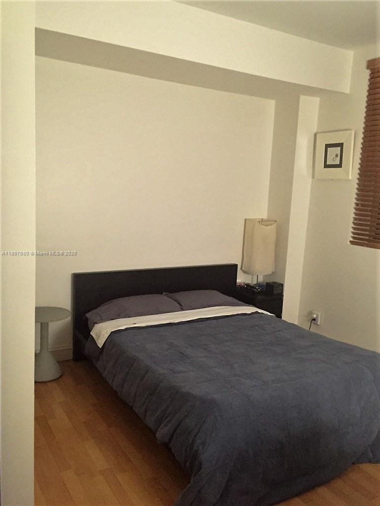 111 E Flagler St 907