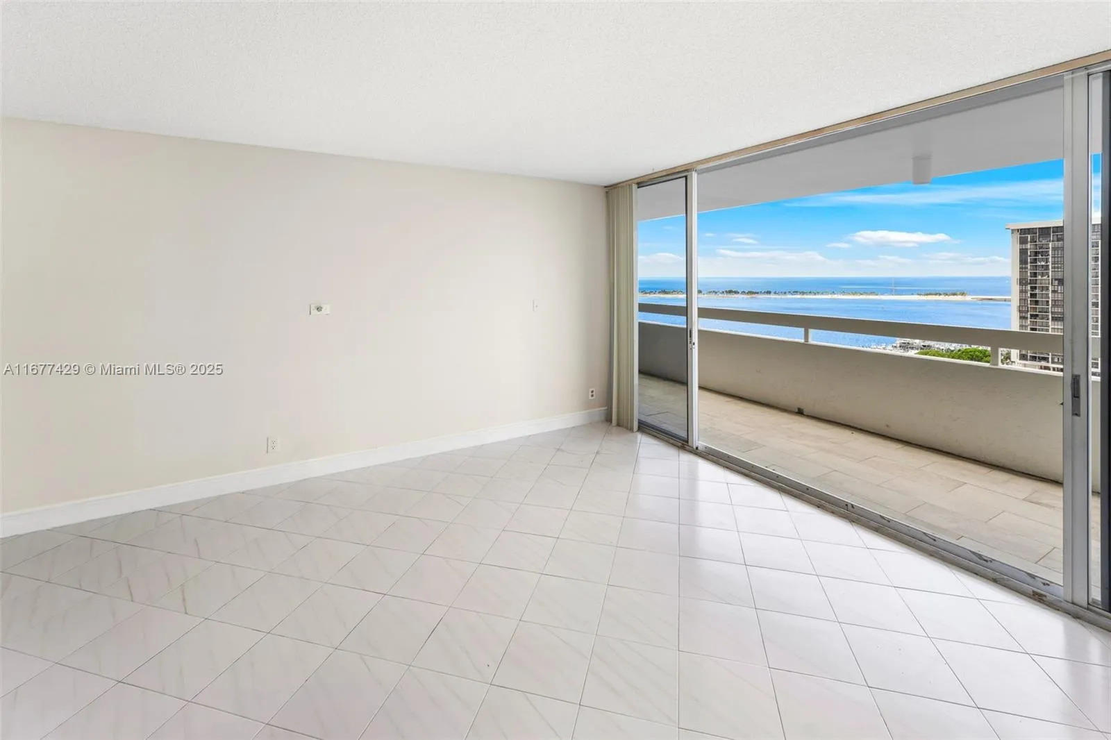 Miami, Florida 33129, United States, 2 Bedrooms Bedrooms, ,3 BathroomsBathrooms,Residential,Active,38039