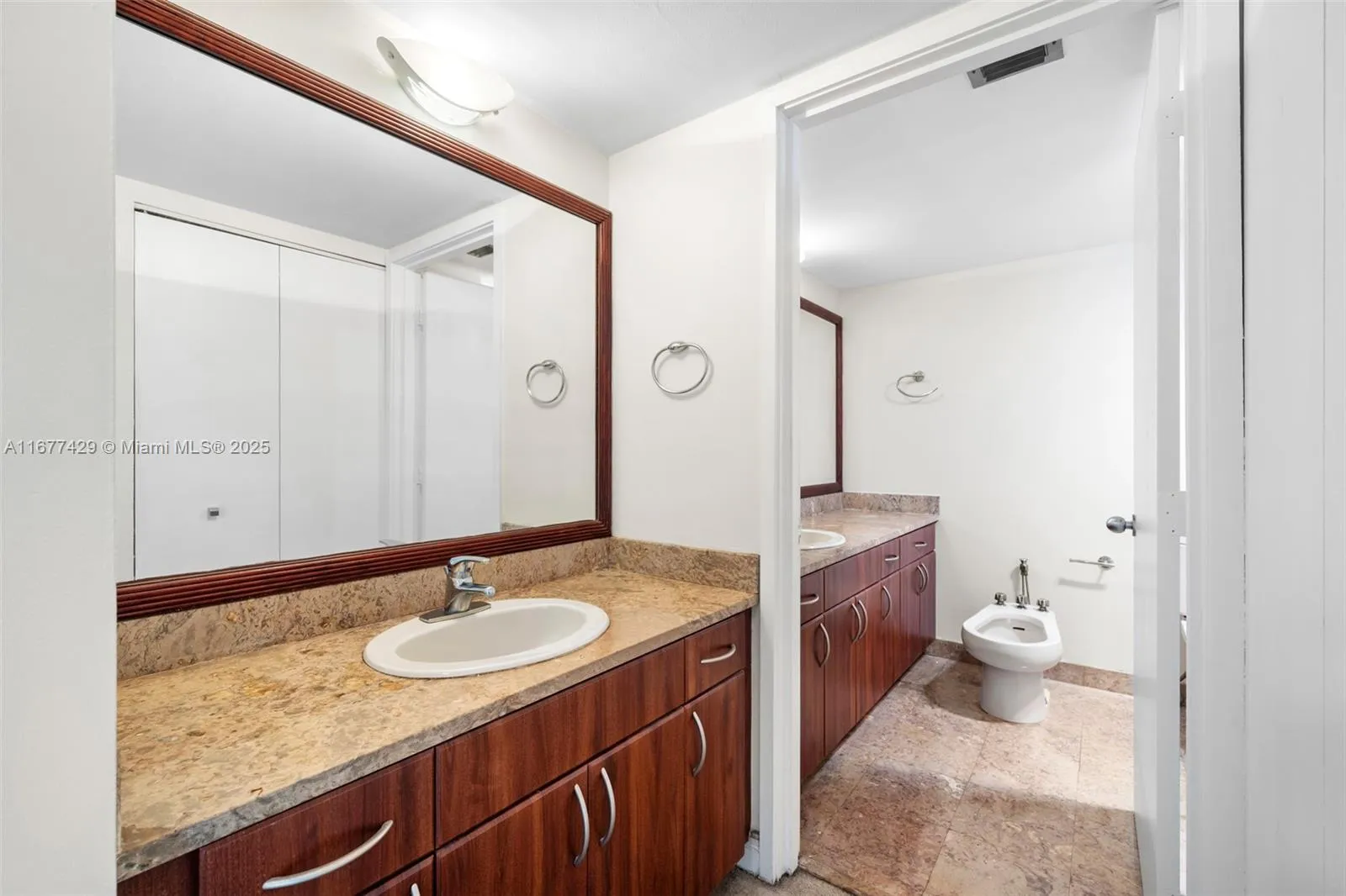 Miami, Florida 33129, United States, 2 Bedrooms Bedrooms, ,3 BathroomsBathrooms,Residential,Active,38039