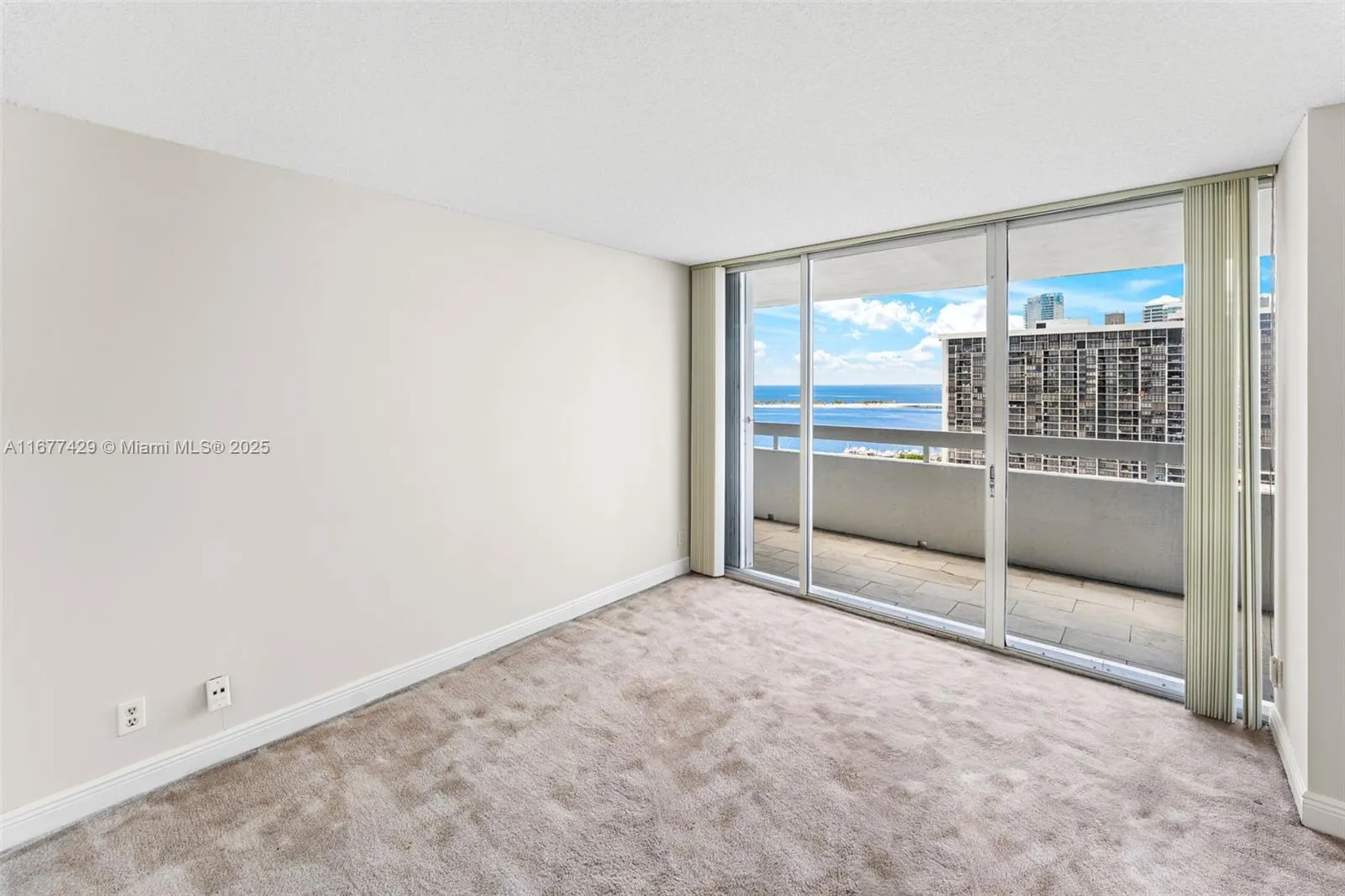 Miami, Florida 33129, United States, 2 Bedrooms Bedrooms, ,3 BathroomsBathrooms,Residential,Active,38039