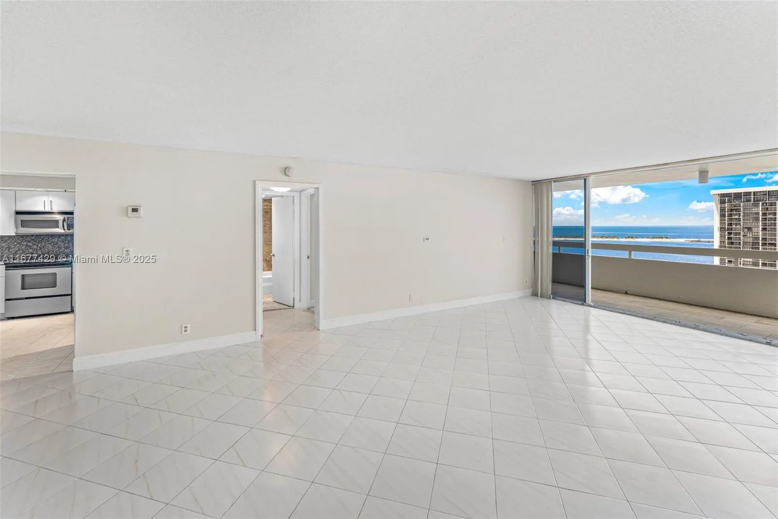 Miami, Florida 33129, United States, 2 Bedrooms Bedrooms, ,3 BathroomsBathrooms,Residential,Active,38039