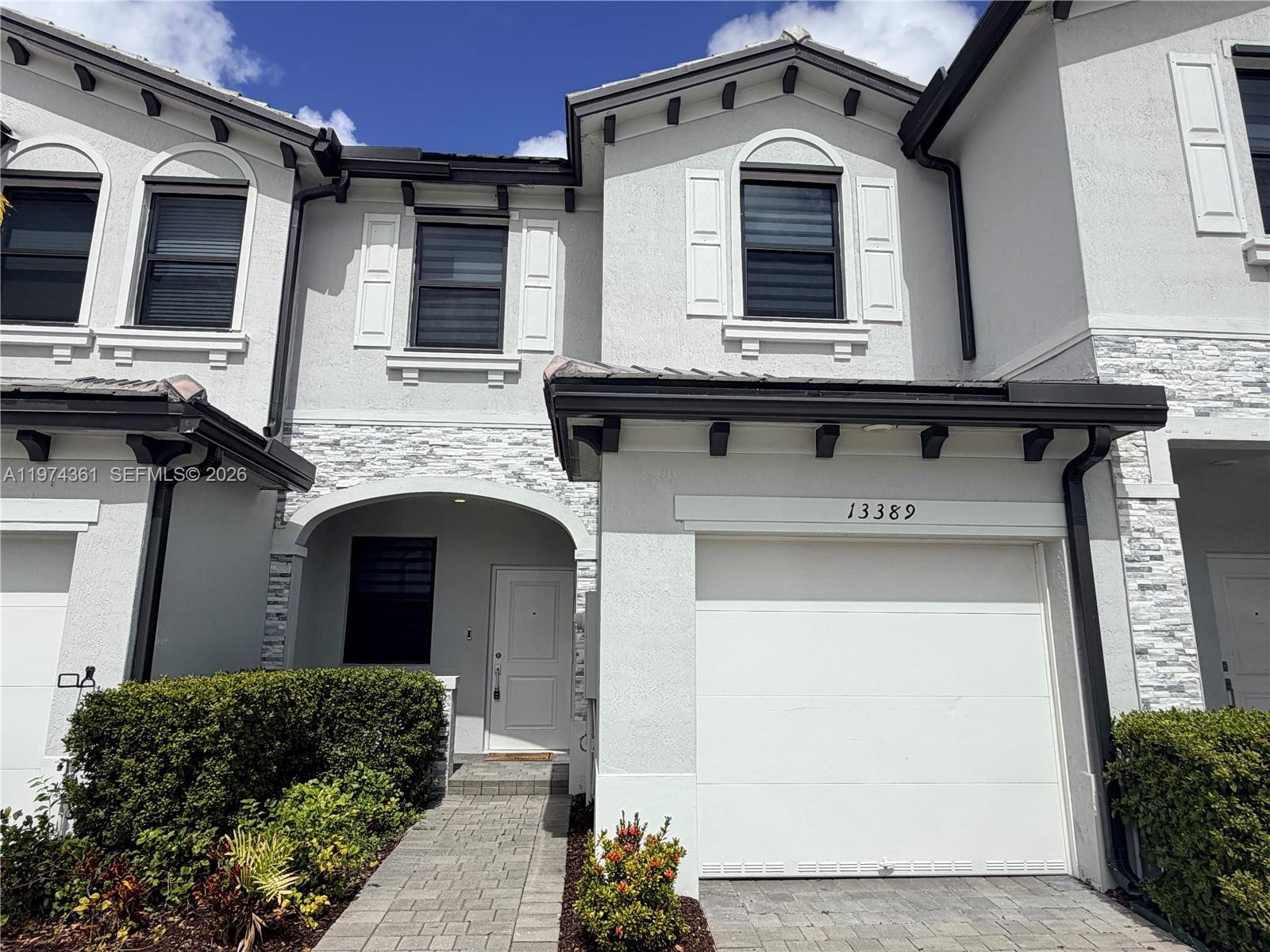 PINE ISLE - Residential Lease