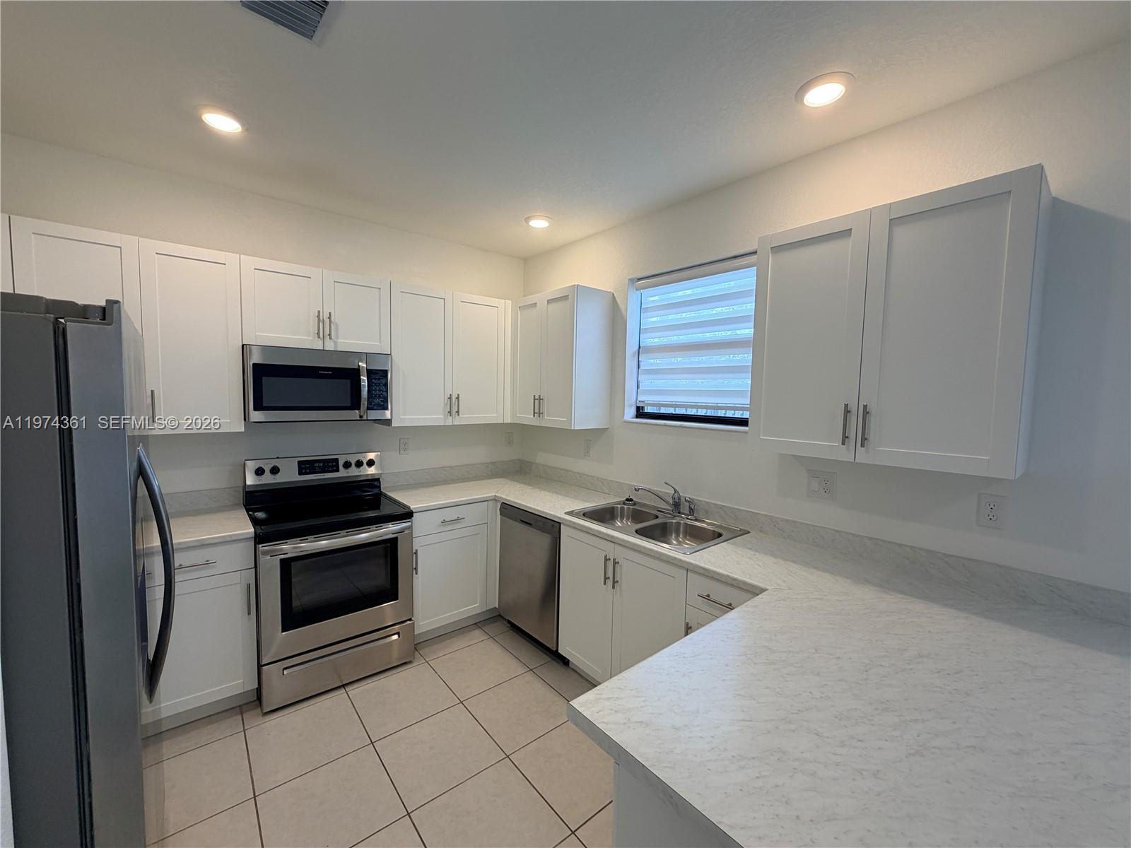 PINE ISLE - Residential Lease