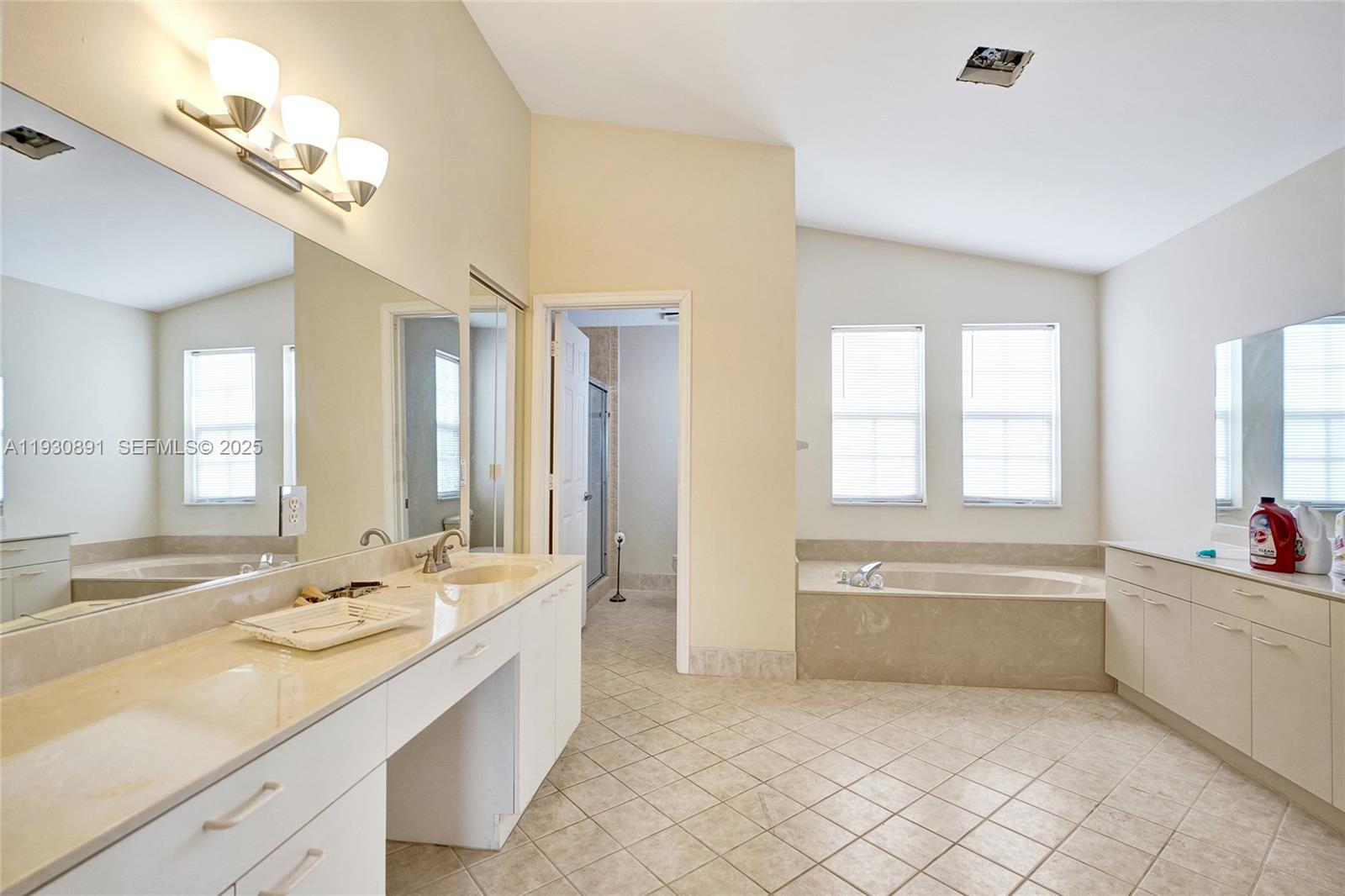 TOWNGATE - Residential