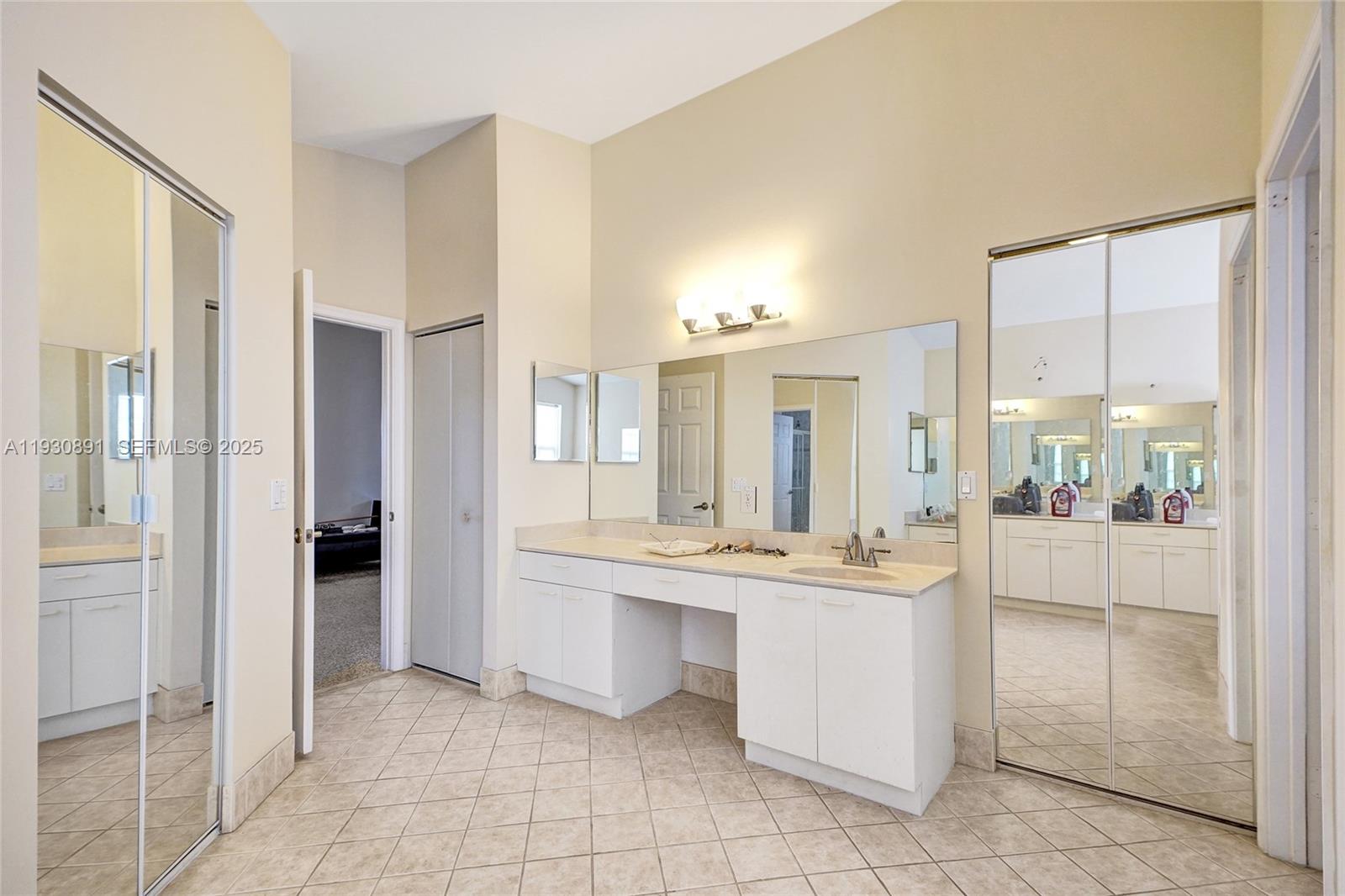 TOWNGATE - Residential