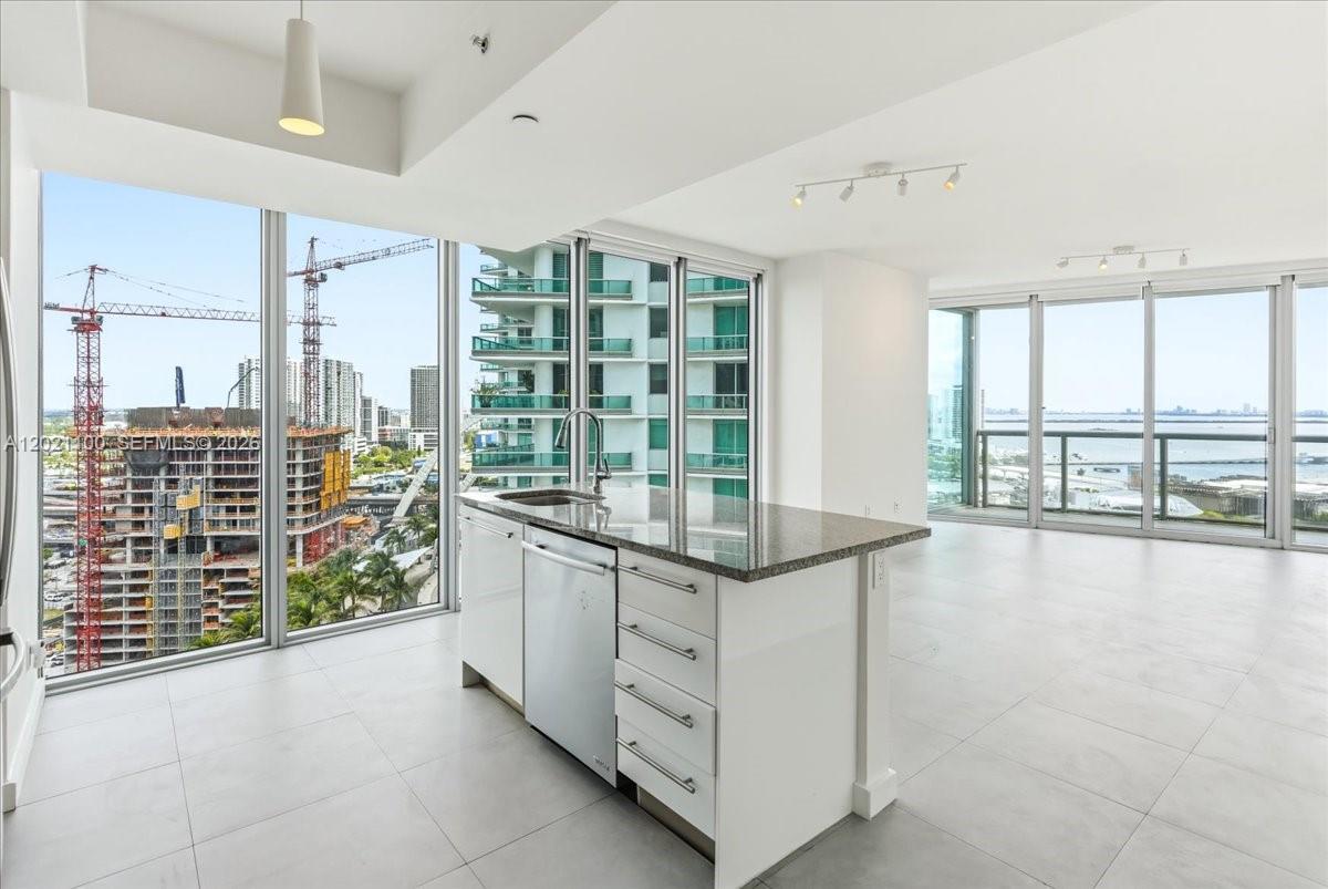 888 Biscayne Blvd 2212