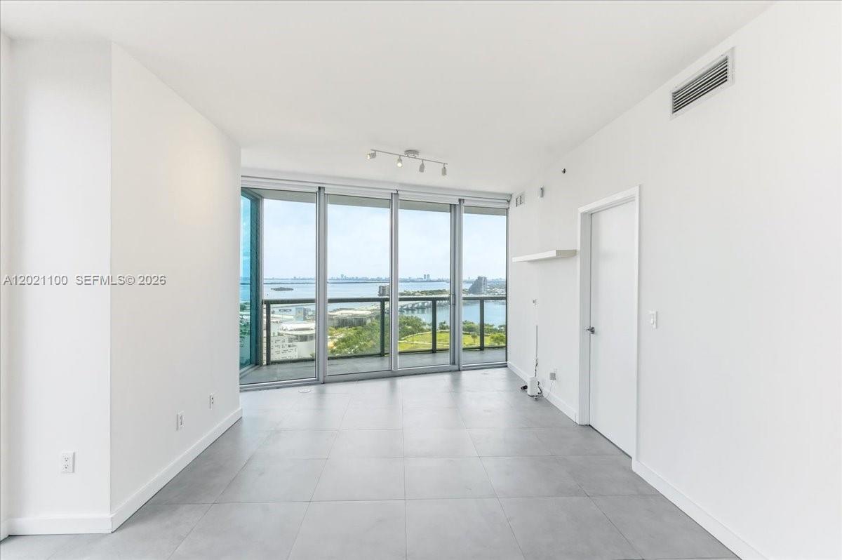 888 Biscayne Blvd 2212