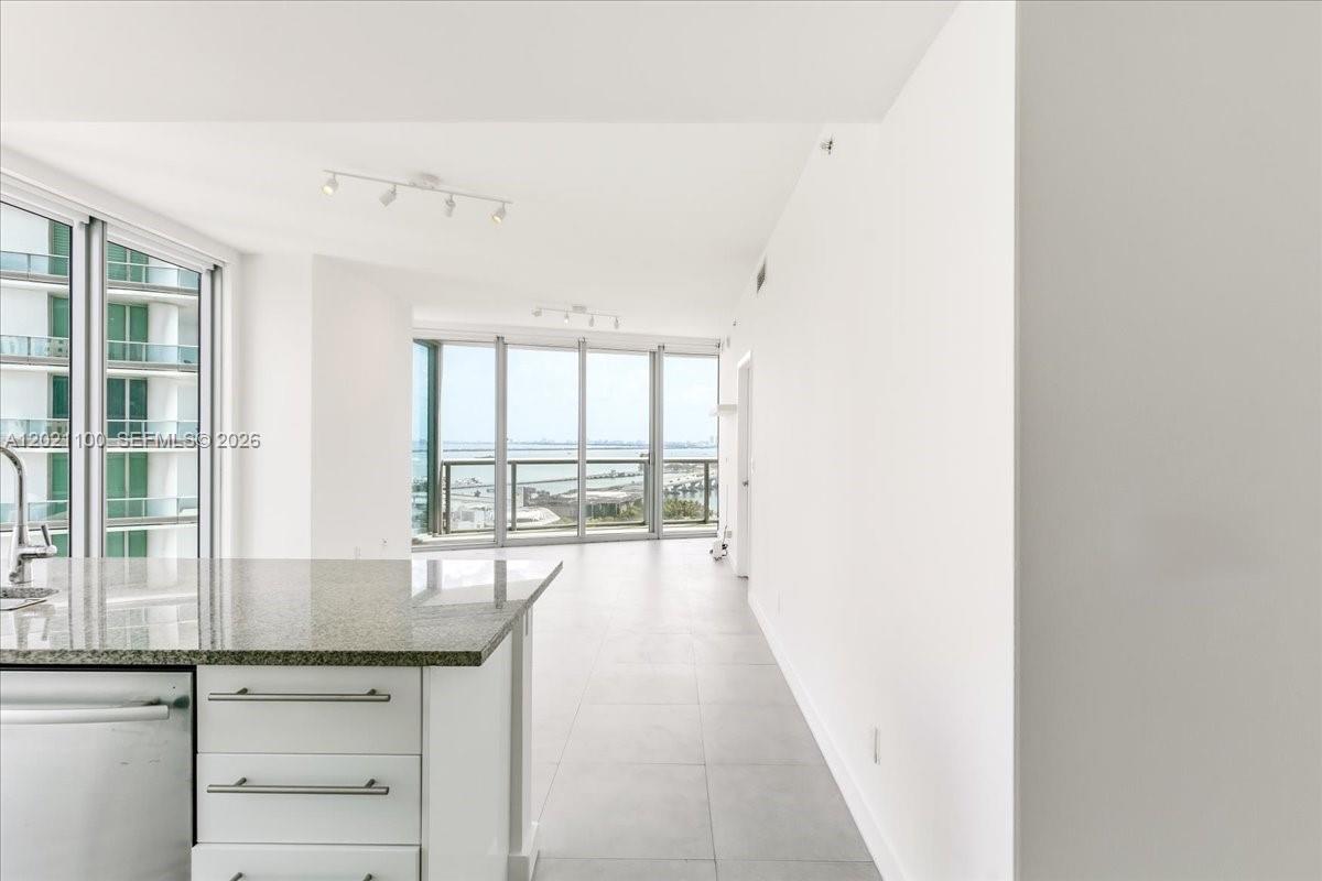 888 Biscayne Blvd 2212