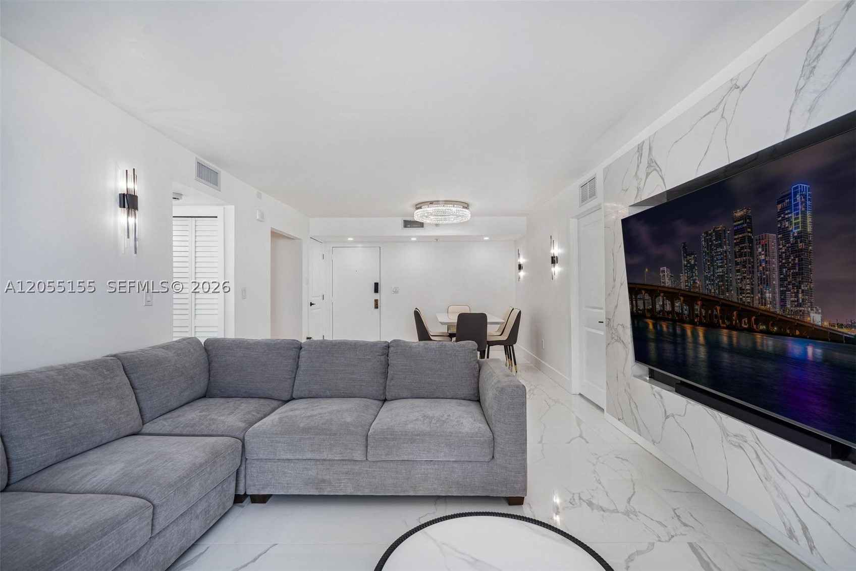 1623 Collins Ave 716