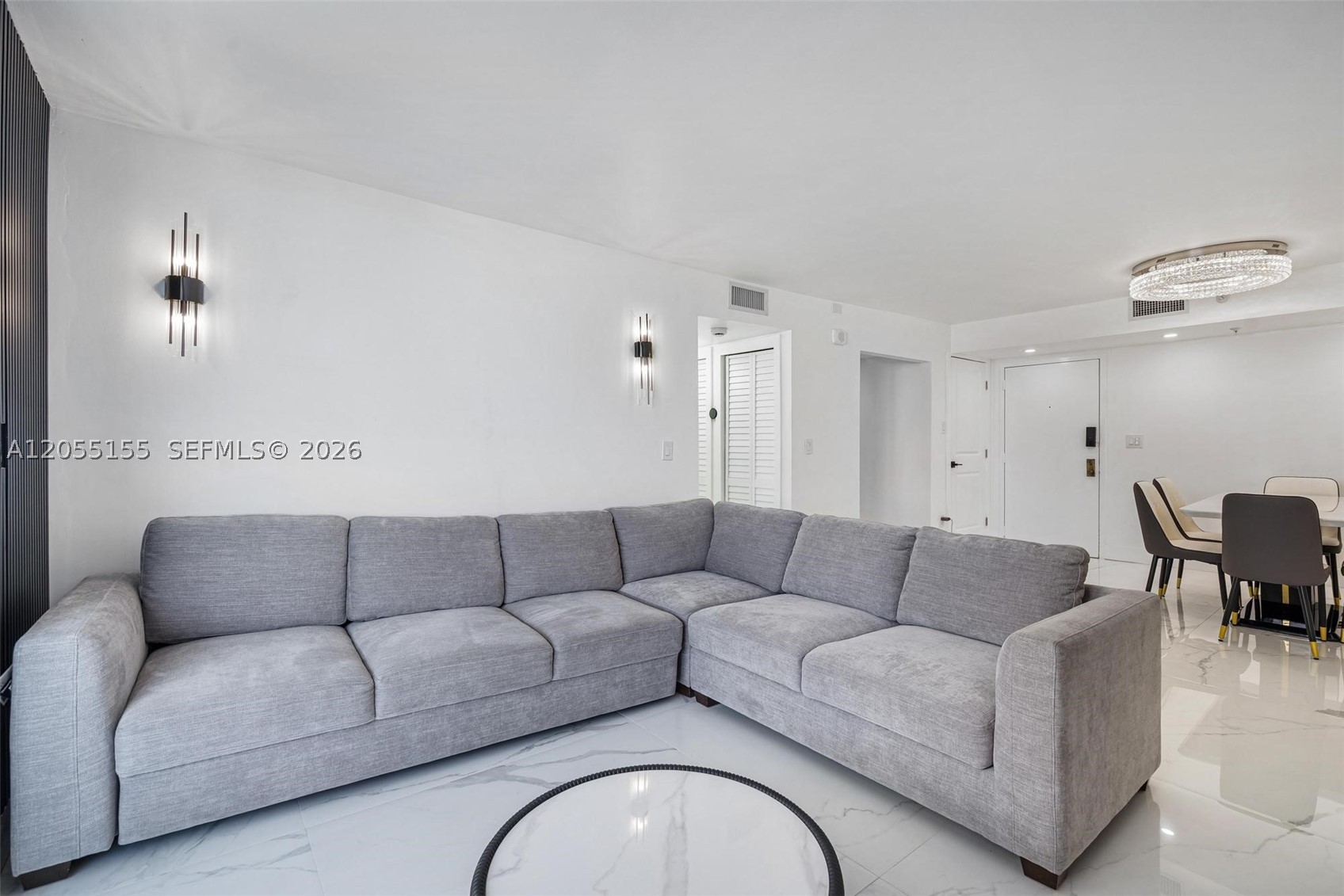 1623 Collins Ave 716