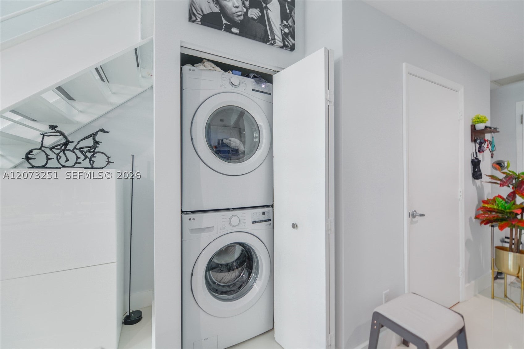 60 SW 13th St 2404