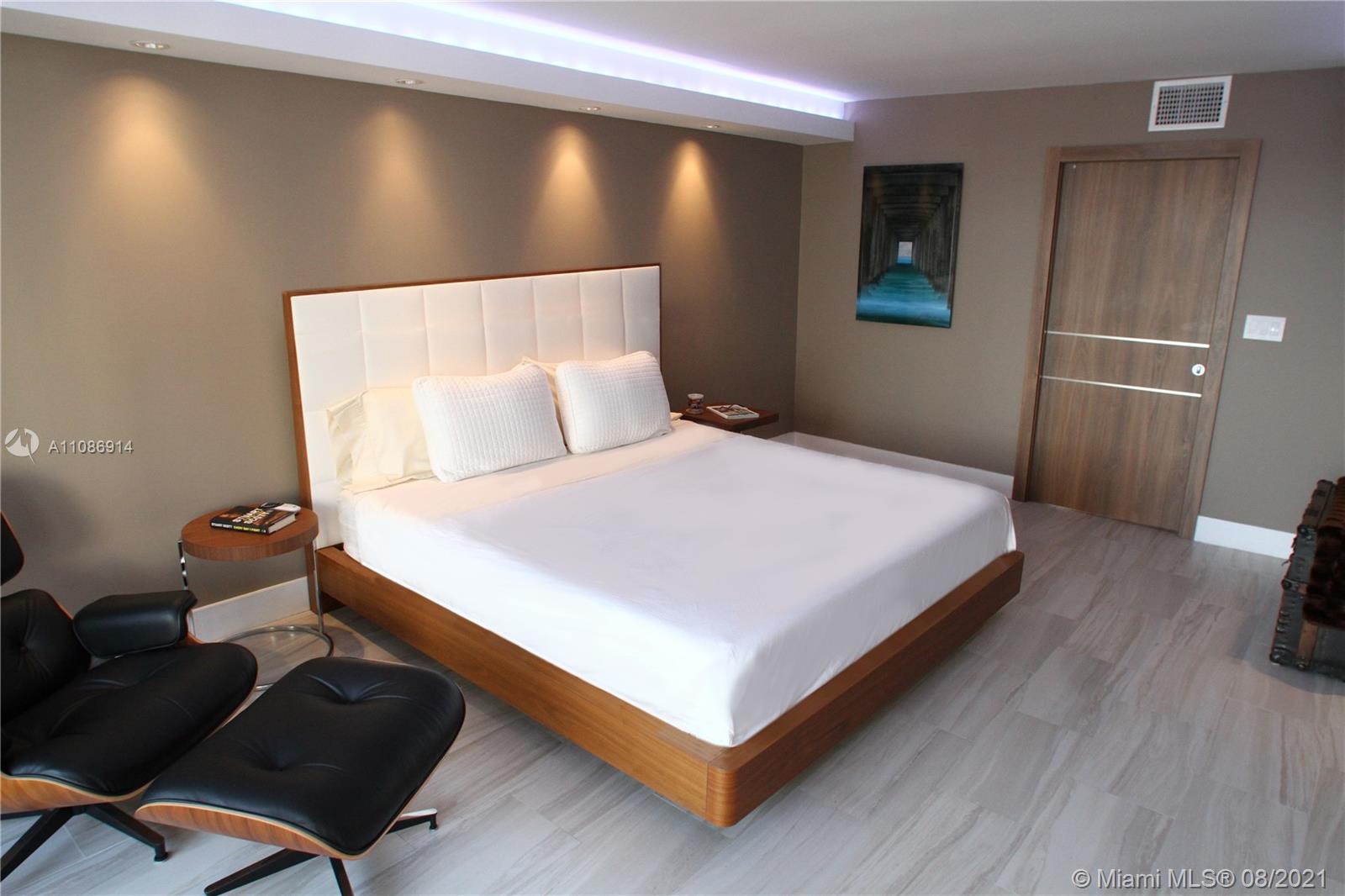 Venetian Condo The Grand - Residential