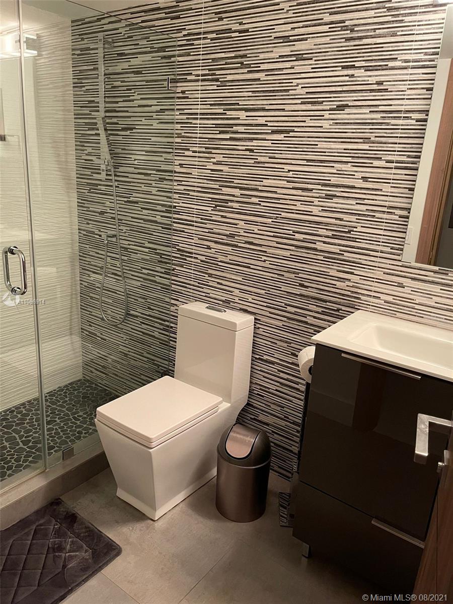 Venetian Condo The Grand - Residential