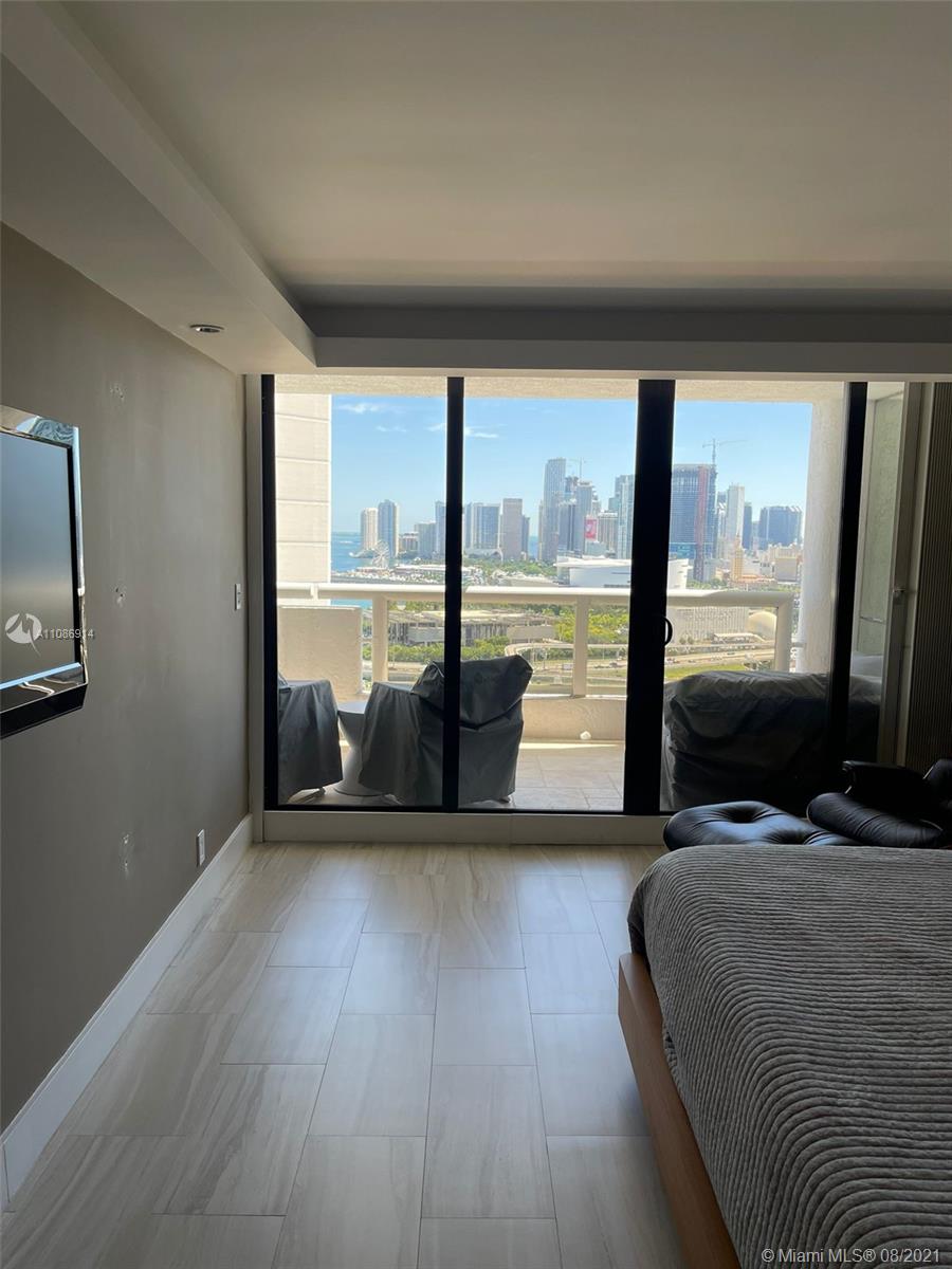 Venetian Condo The Grand - Residential