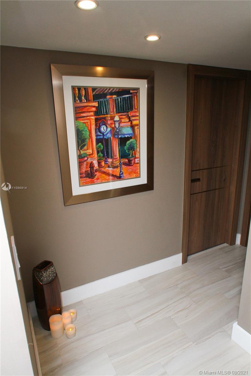 Venetian Condo The Grand - Residential