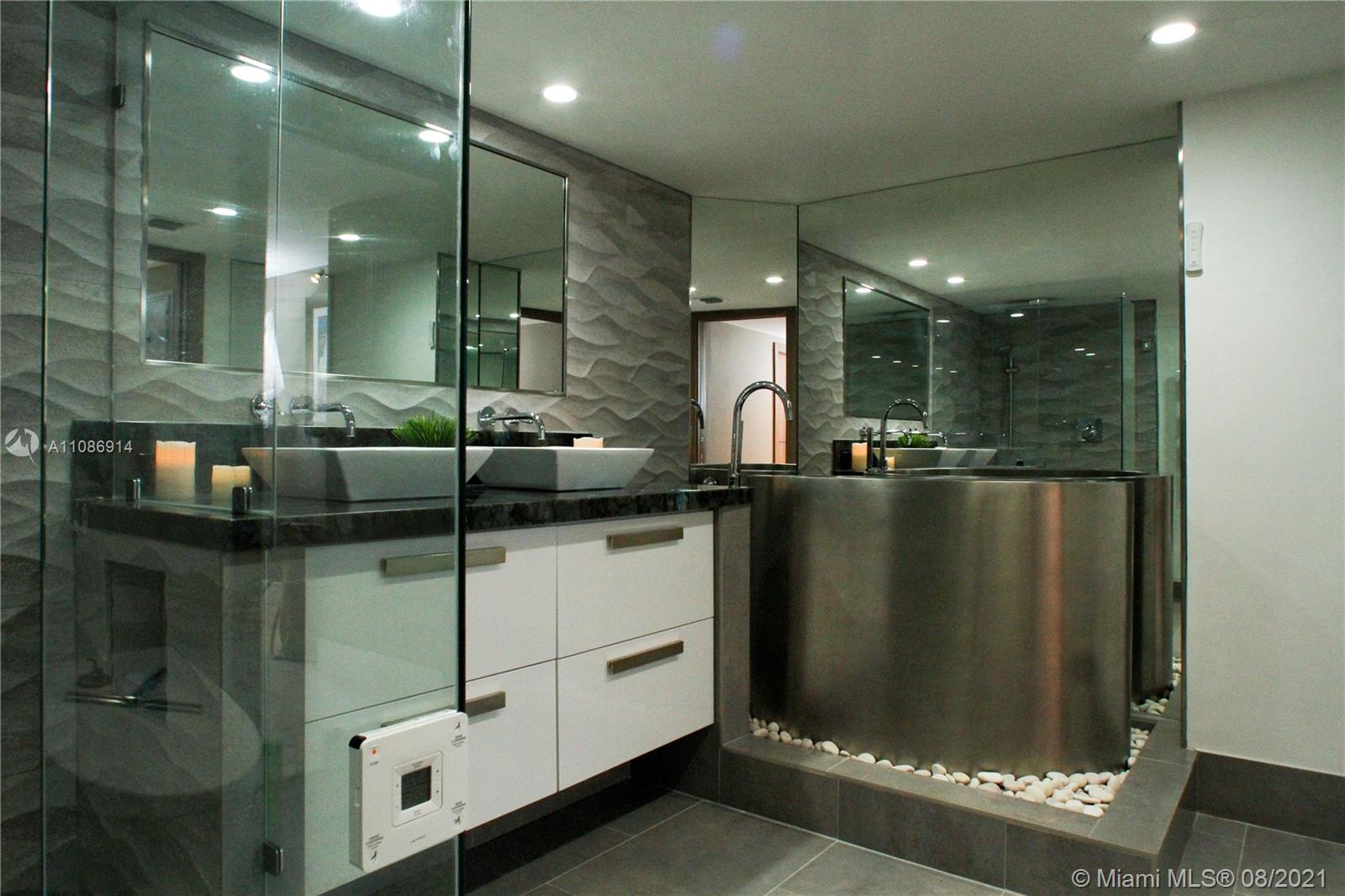 Venetian Condo The Grand - Residential