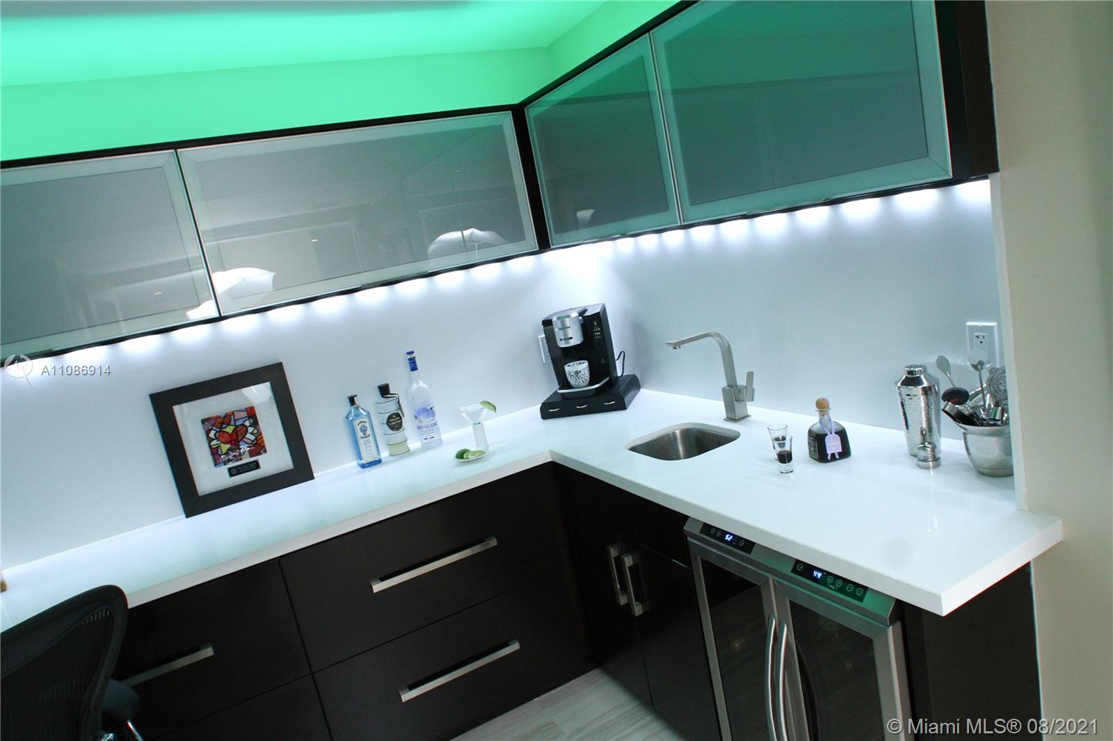 Venetian Condo The Grand - Residential