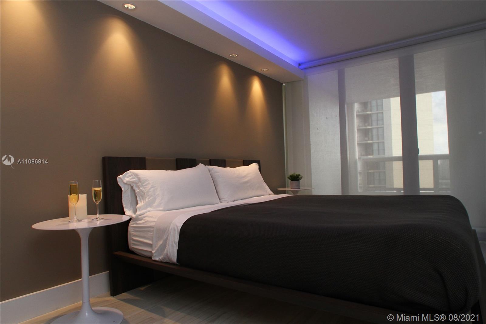 Venetian Condo The Grand - Residential