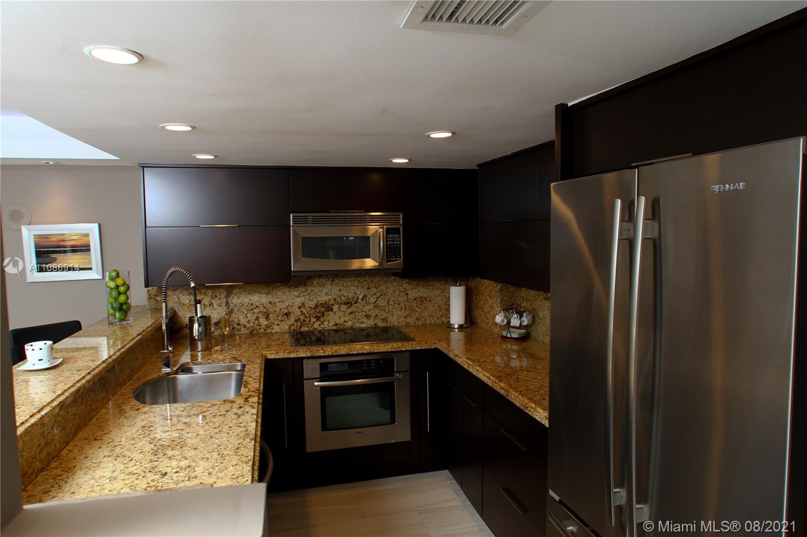 Venetian Condo The Grand - Residential