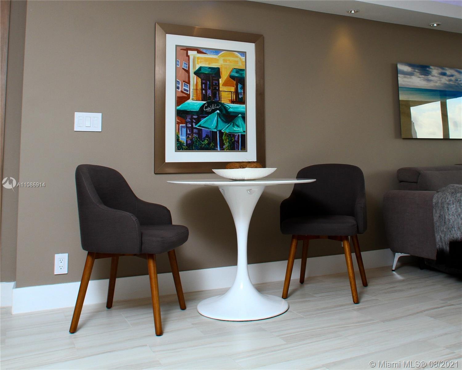 Venetian Condo The Grand - Residential