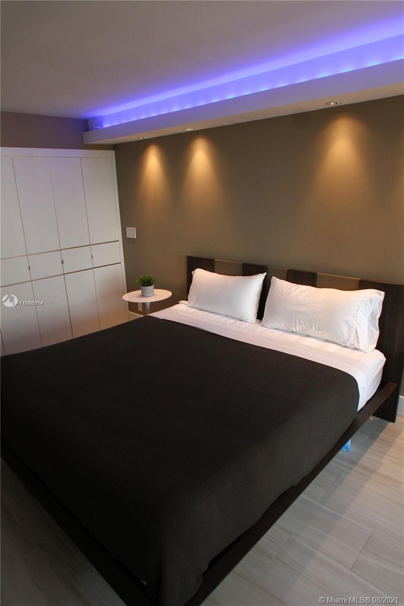 Venetian Condo The Grand - Residential