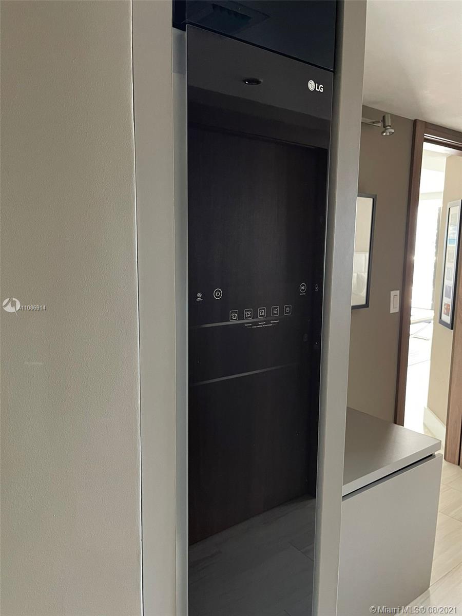 Venetian Condo The Grand - Residential