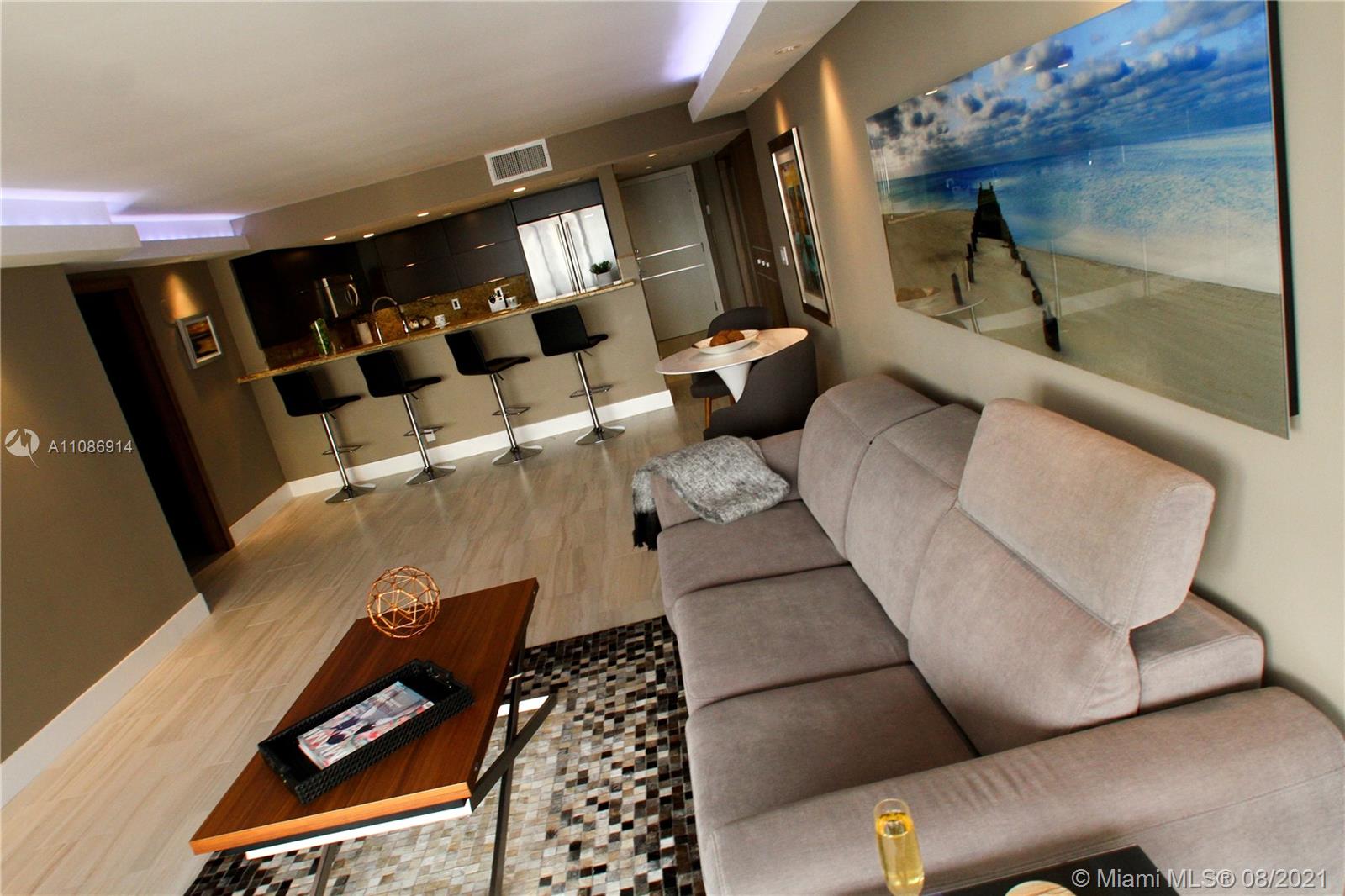 Venetian Condo The Grand - Residential