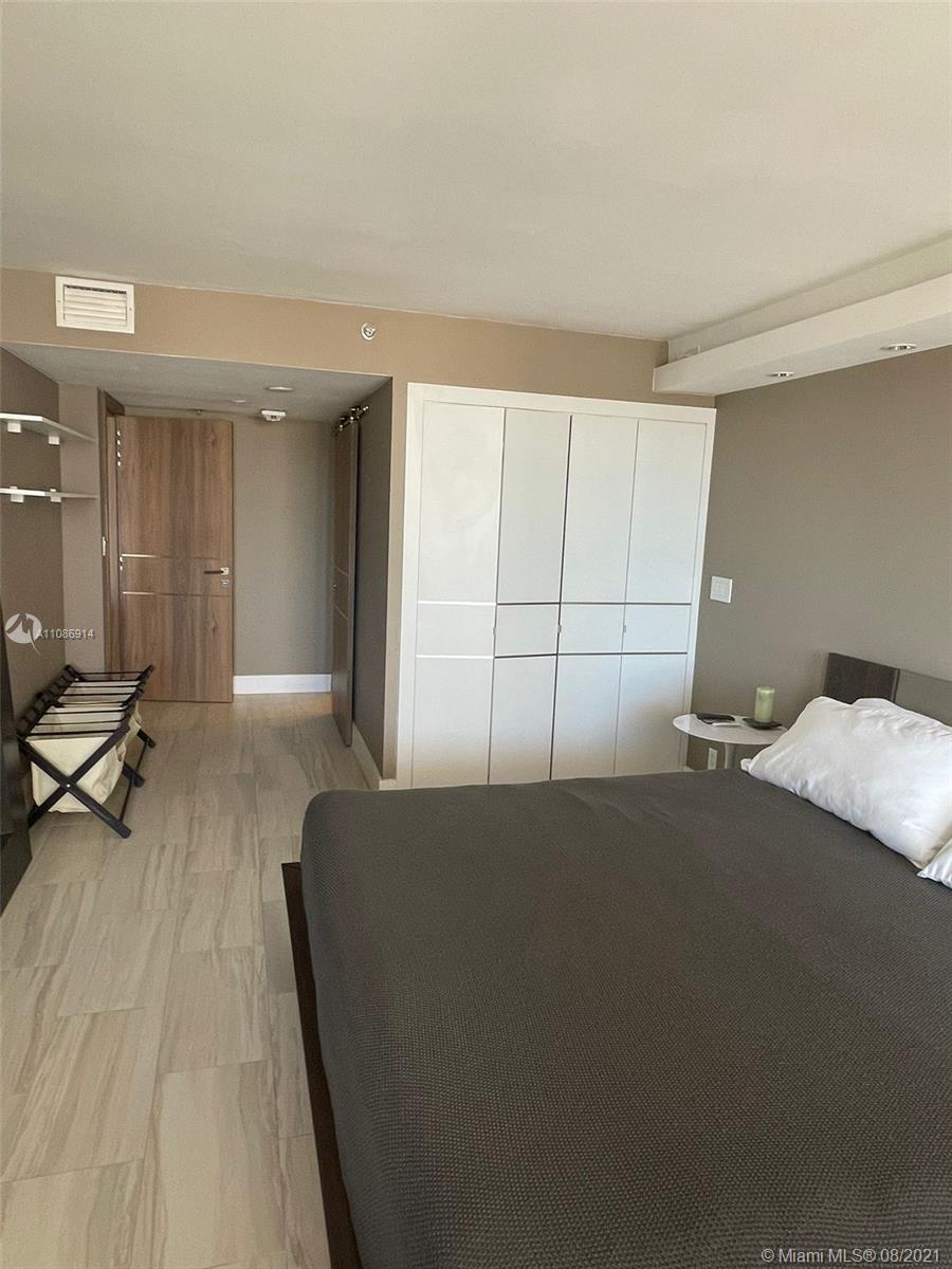 Venetian Condo The Grand - Residential