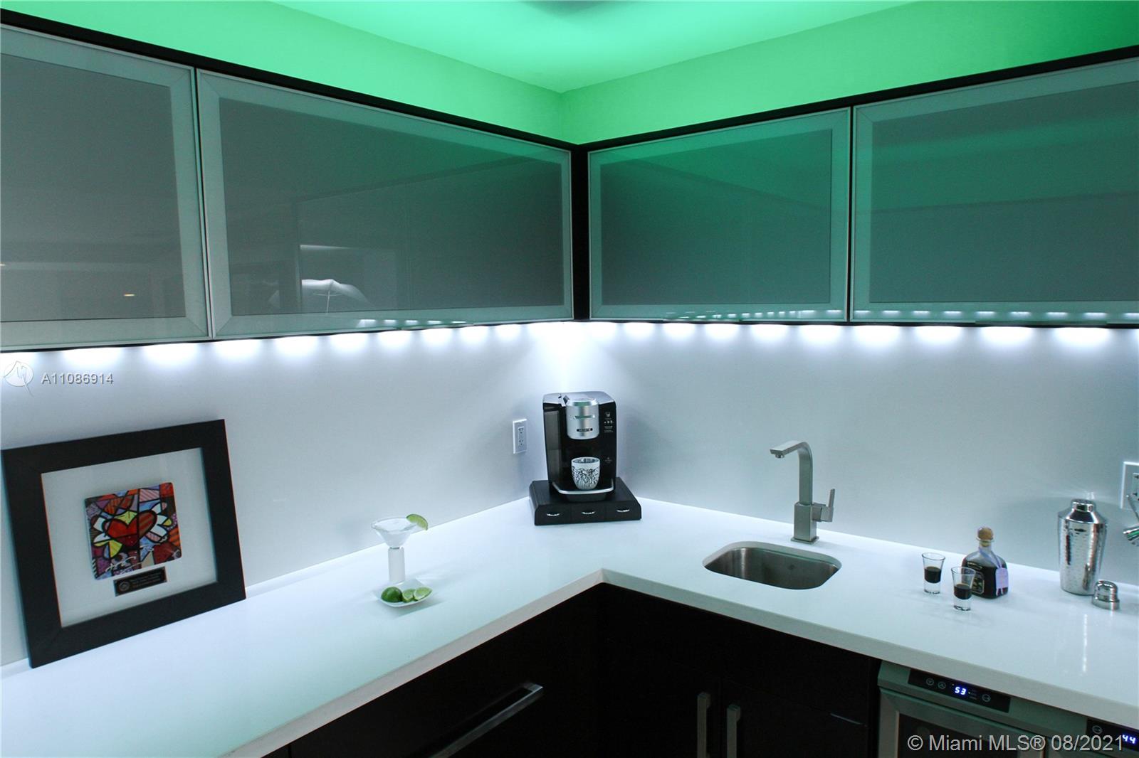 Venetian Condo The Grand - Residential