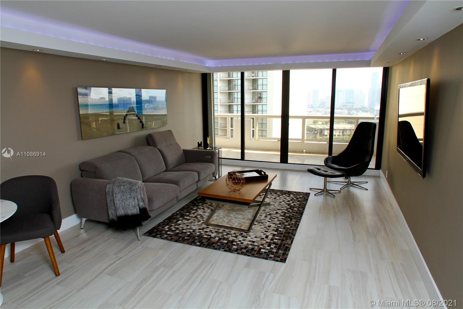 Venetian Condo The Grand - Residential