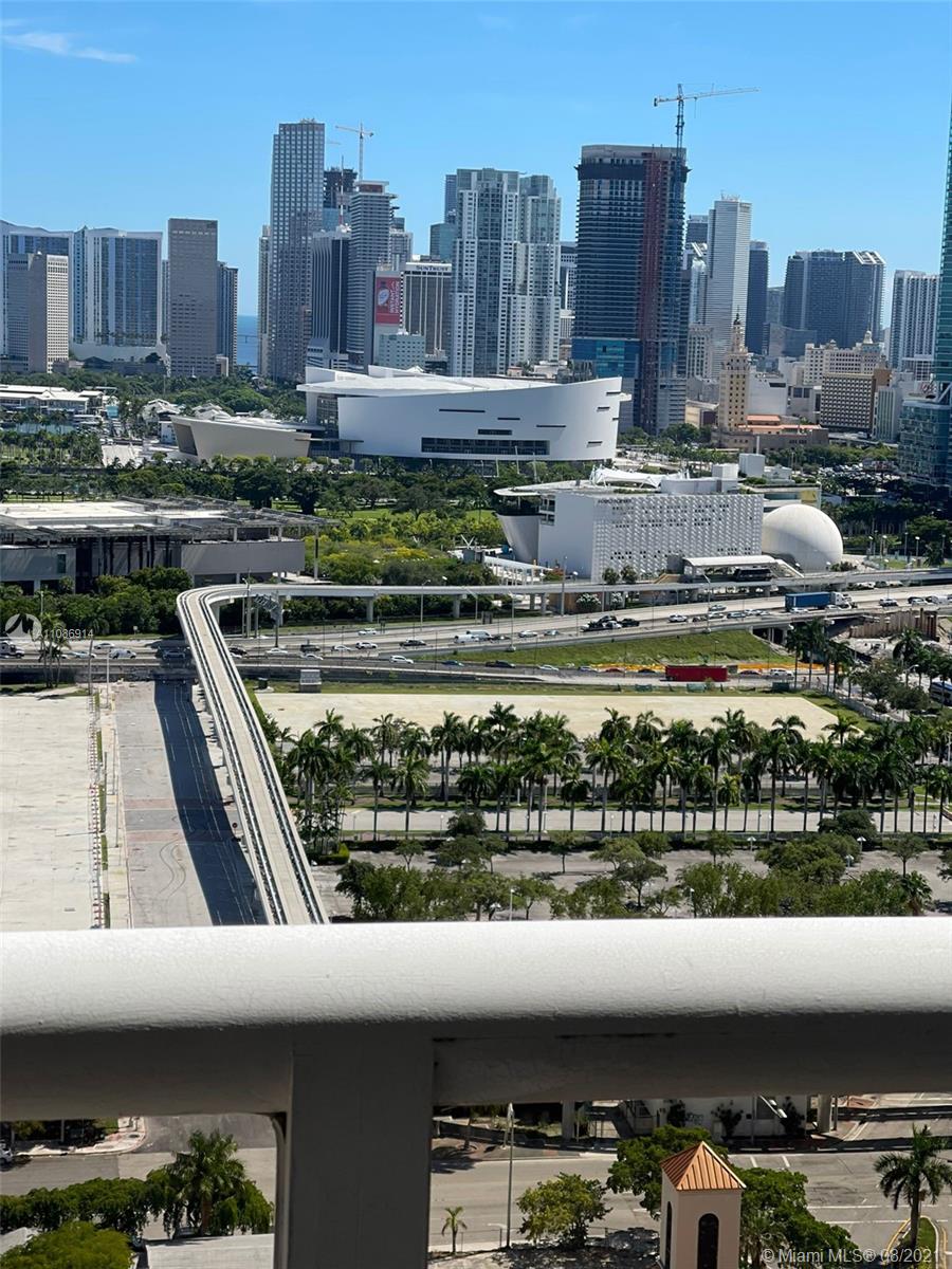 Venetian Condo The Grand - Residential